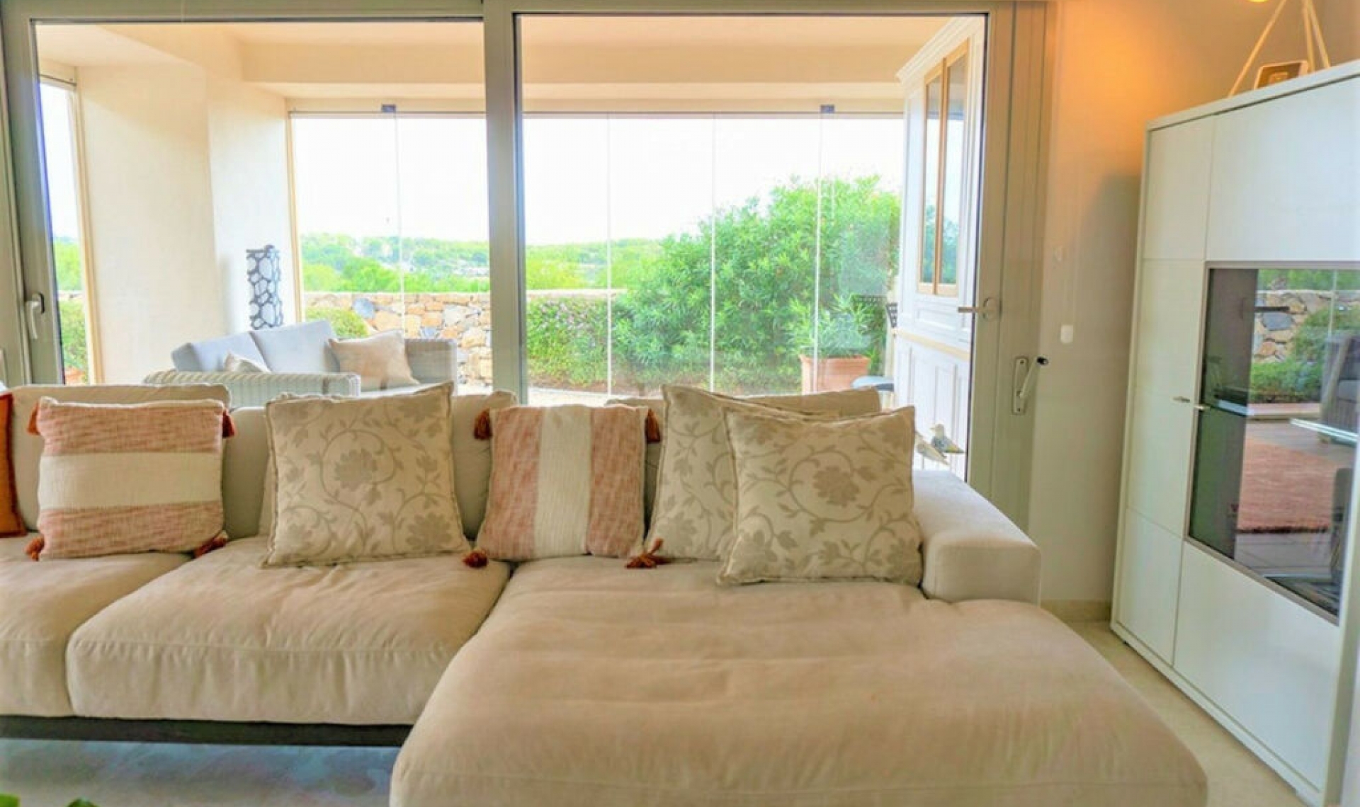 Resale - House -
Las Colinas Golf