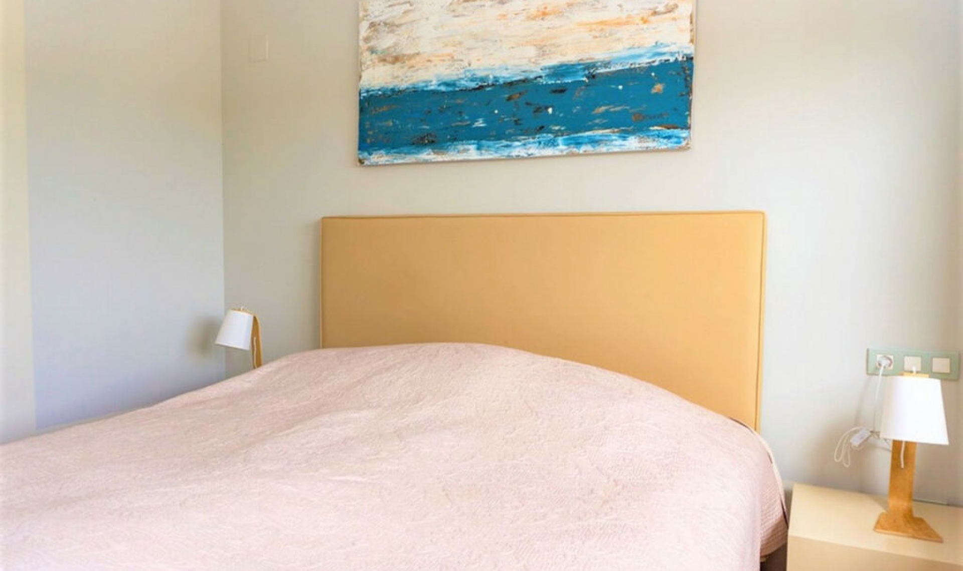 Resale - House -
Las Colinas Golf