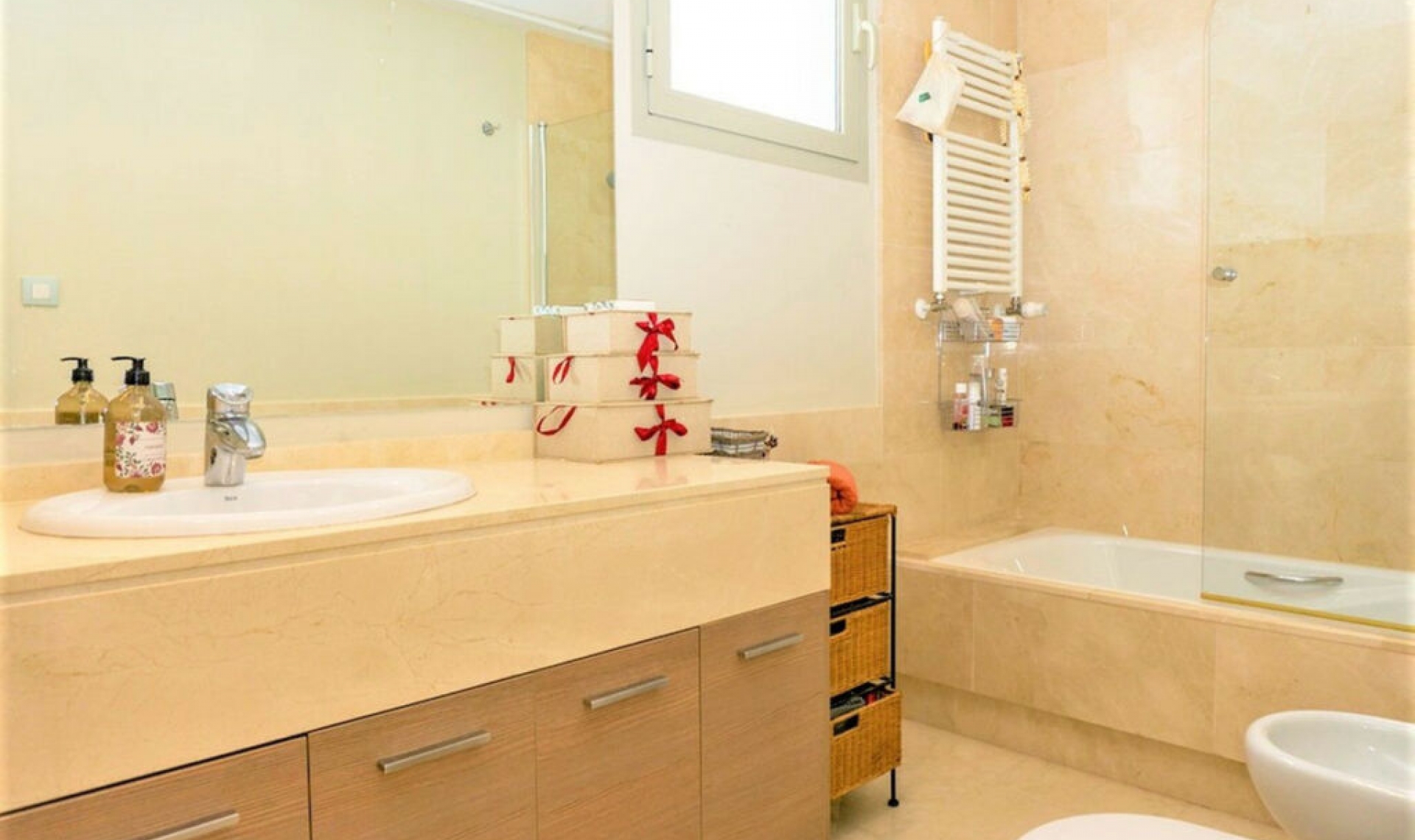 Resale - House -
Las Colinas Golf