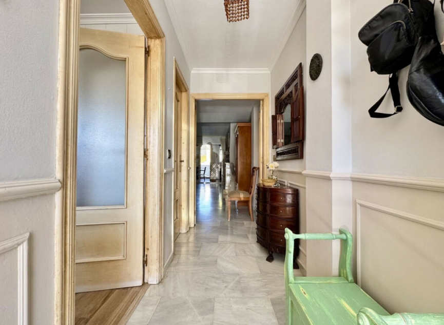 Resale - House -
Las Lagunas