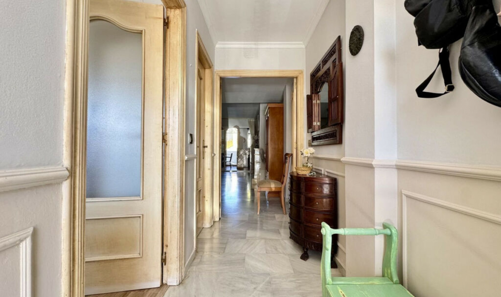 Resale - House -
Las Lagunas