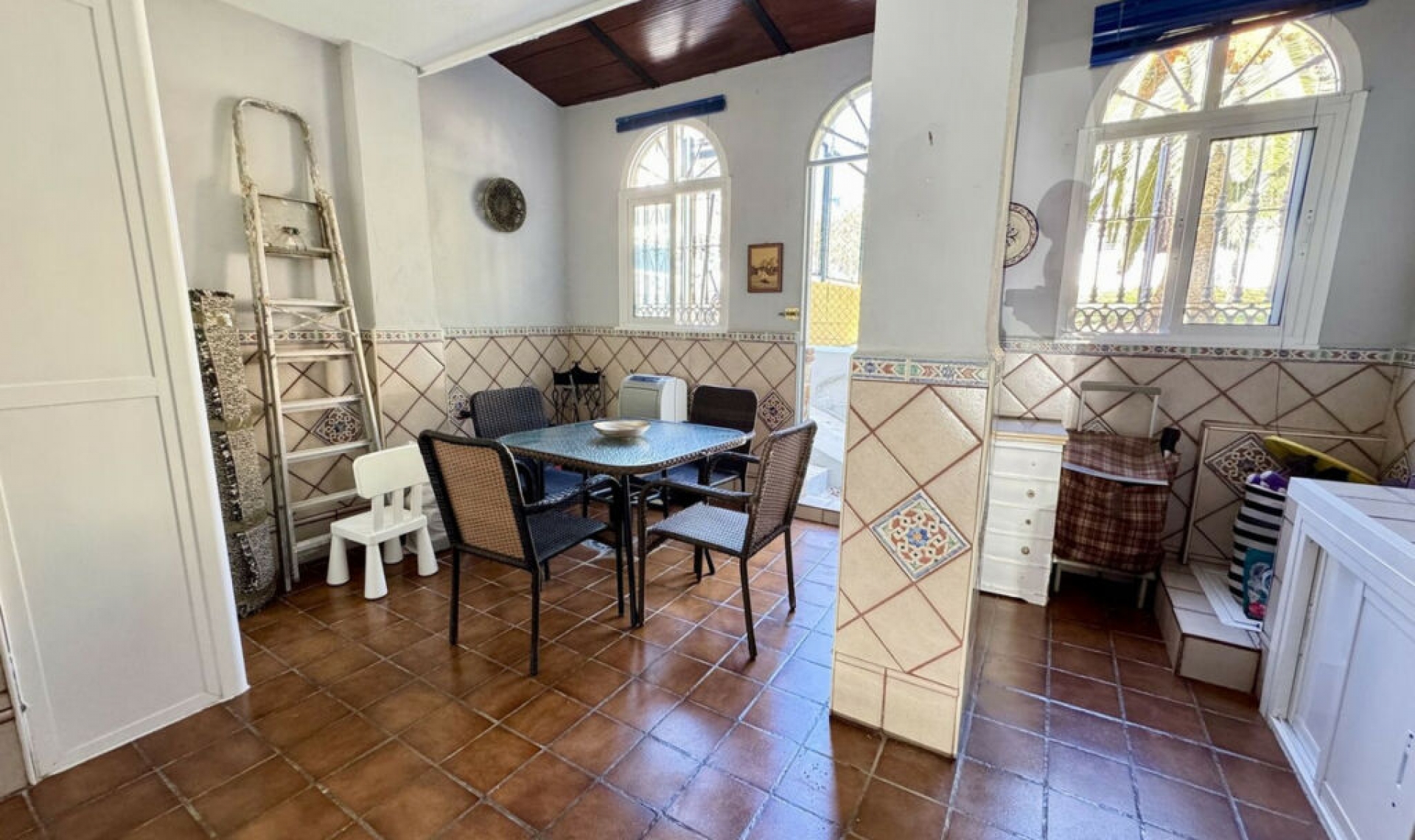 Resale - House -
Las Lagunas