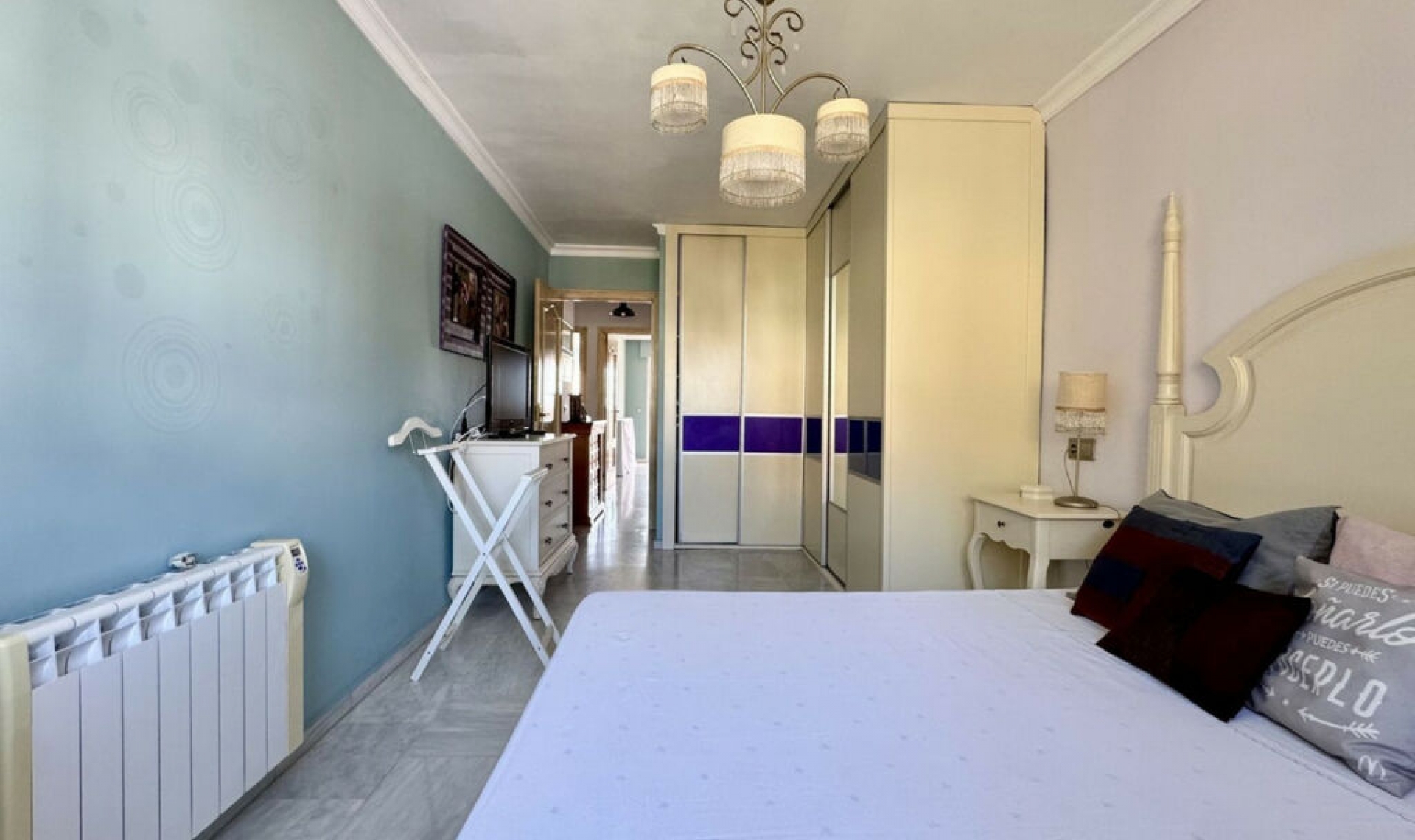 Resale - House -
Las Lagunas