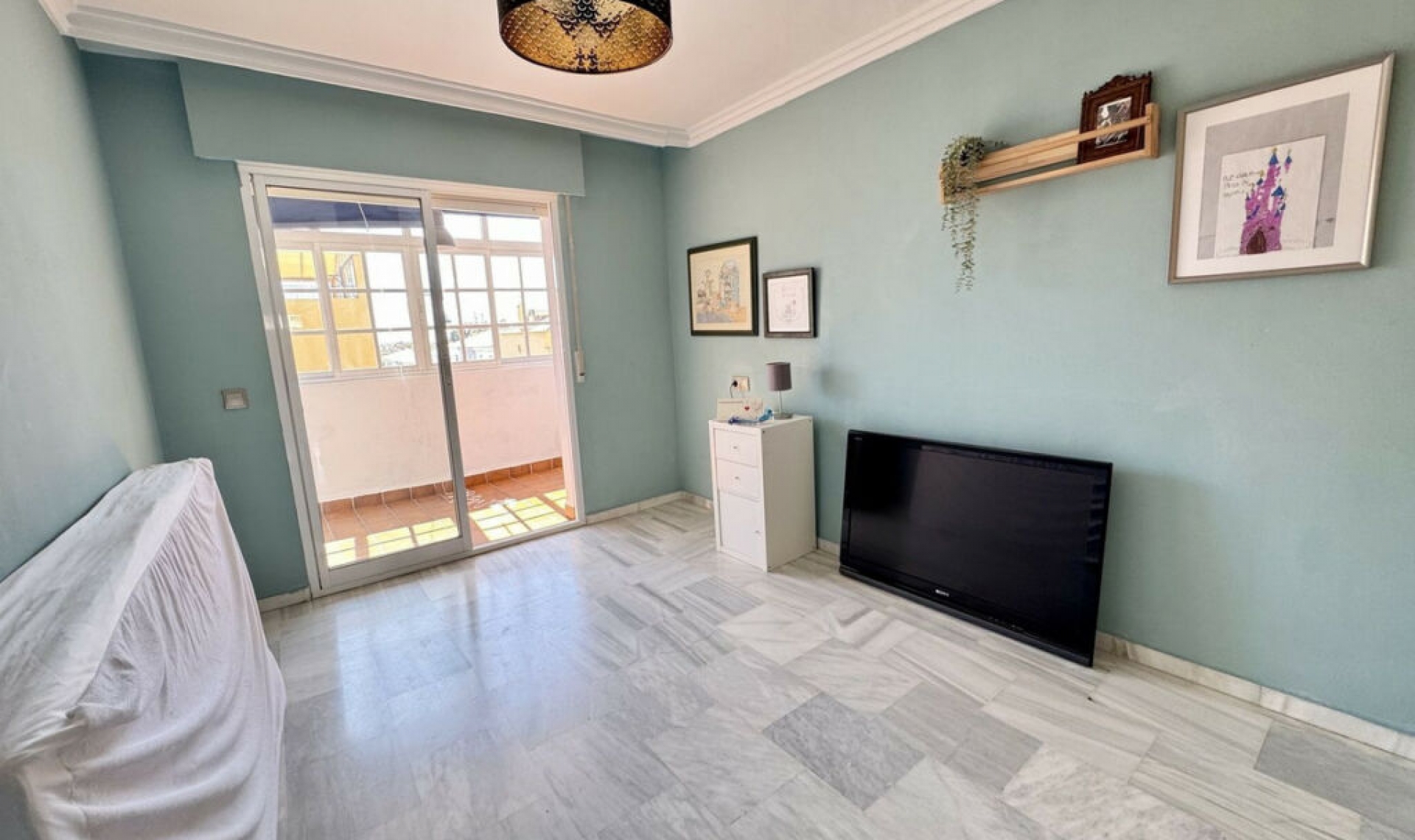 Resale - House -
Las Lagunas