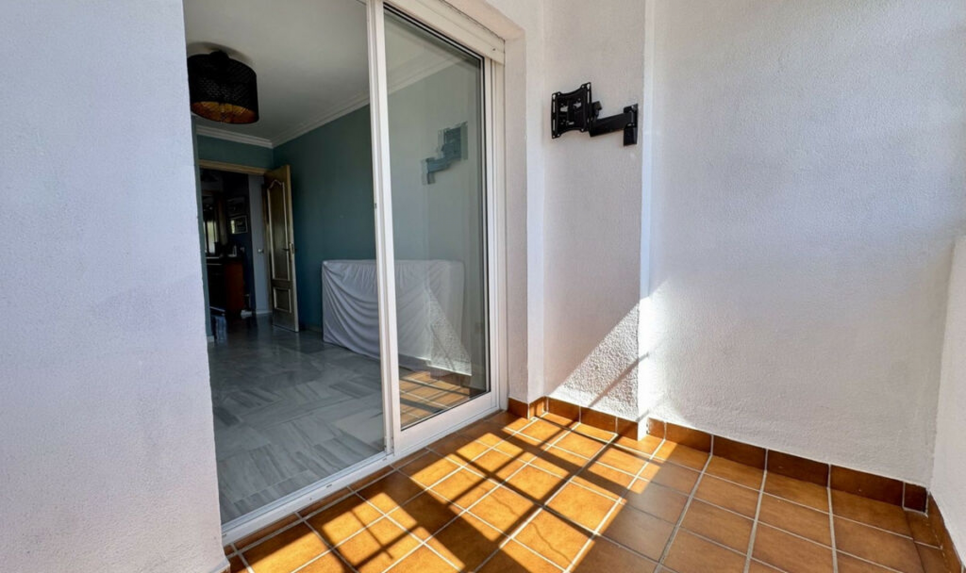 Resale - House -
Las Lagunas