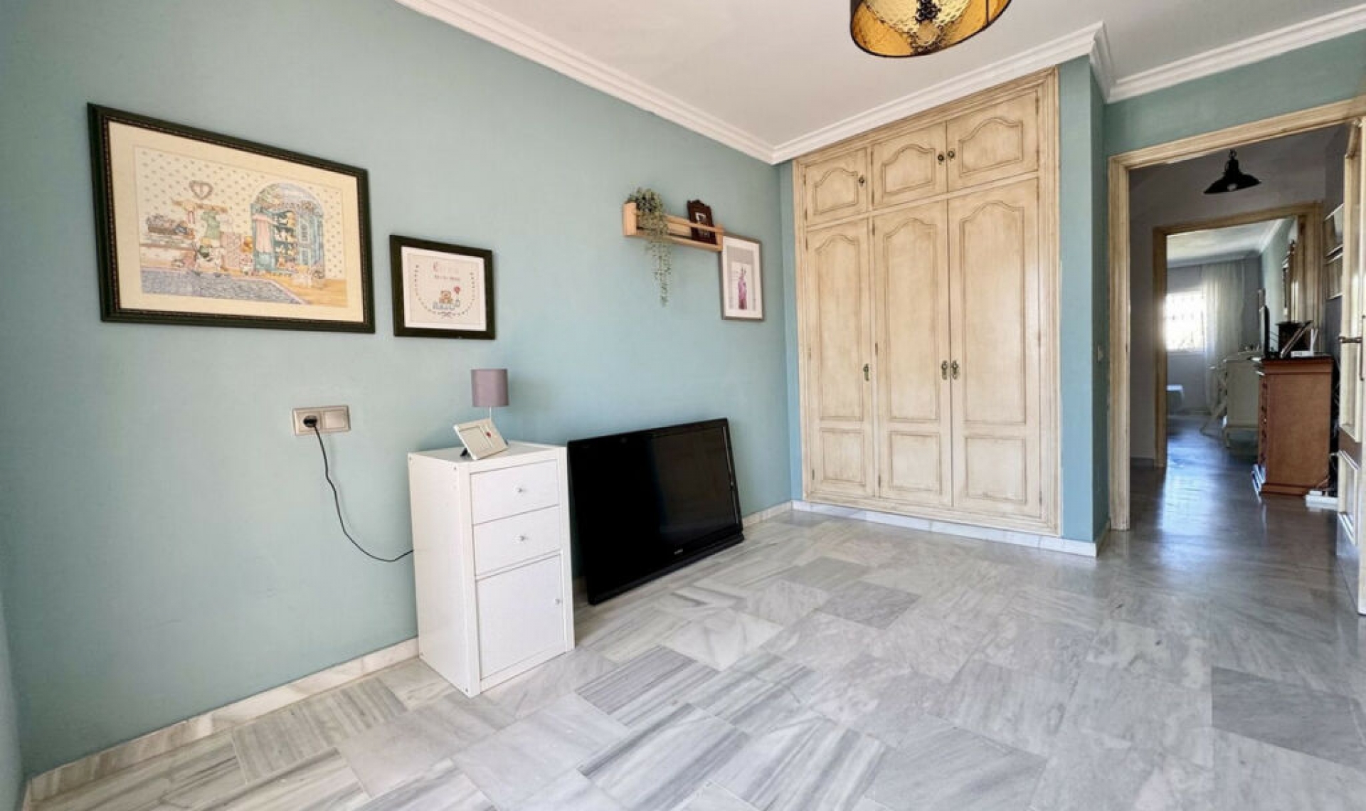 Resale - House -
Las Lagunas