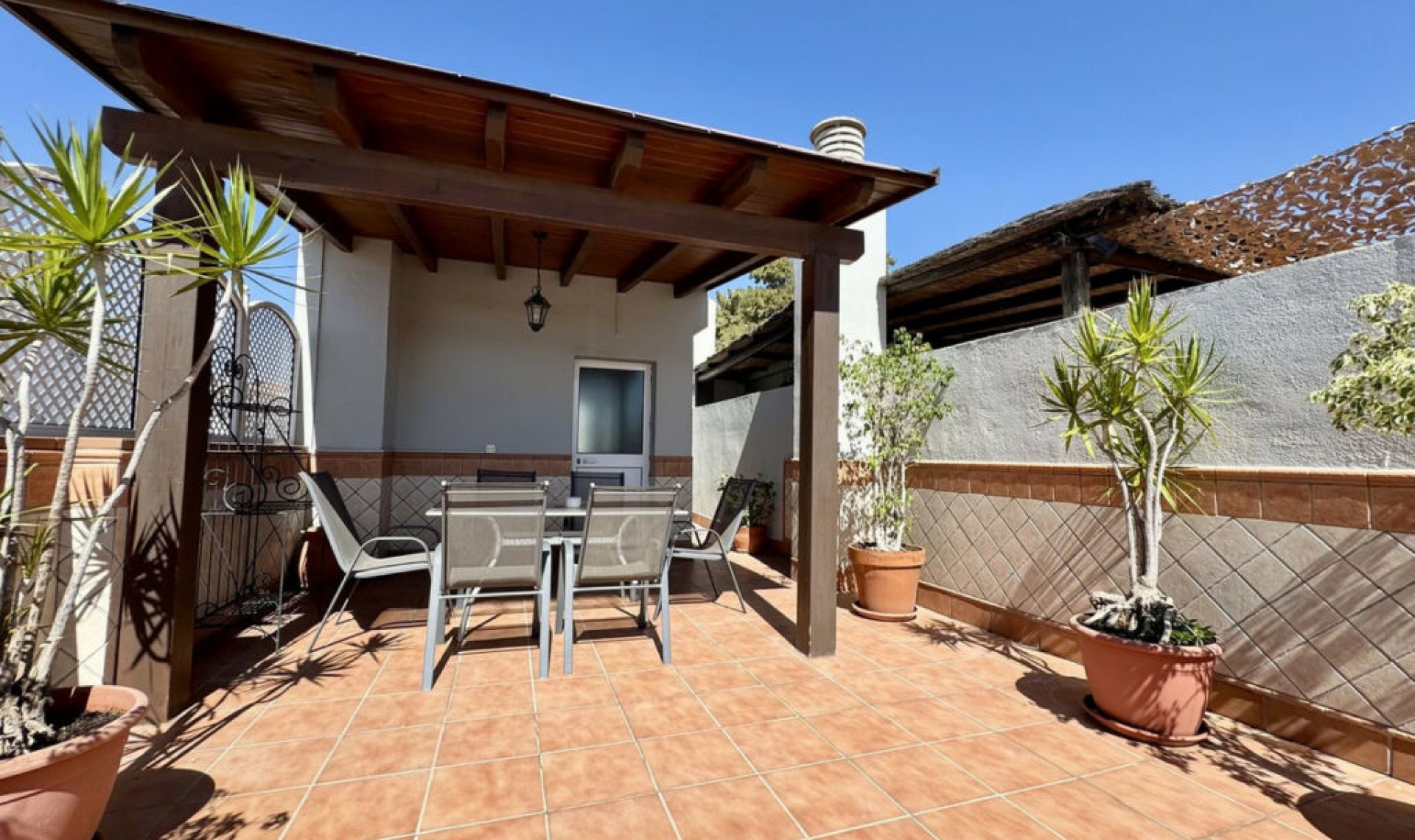 Resale - House -
Las Lagunas