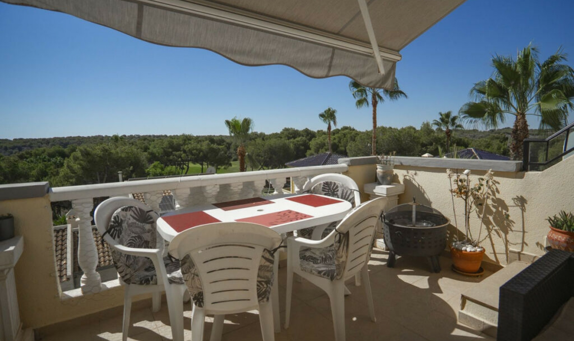Resale - House -
Las Ramblas Golf