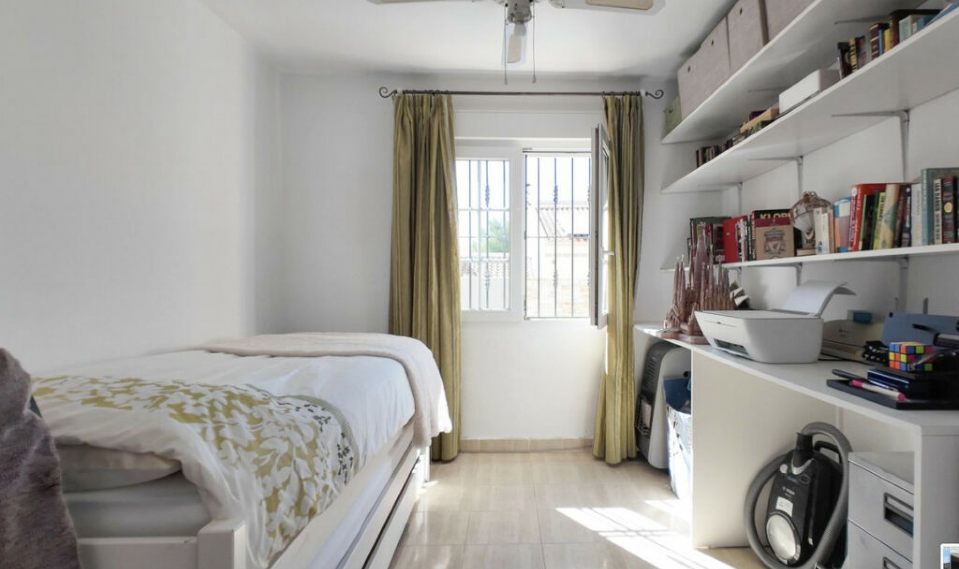 Resale - House -
Las Ramblas Golf