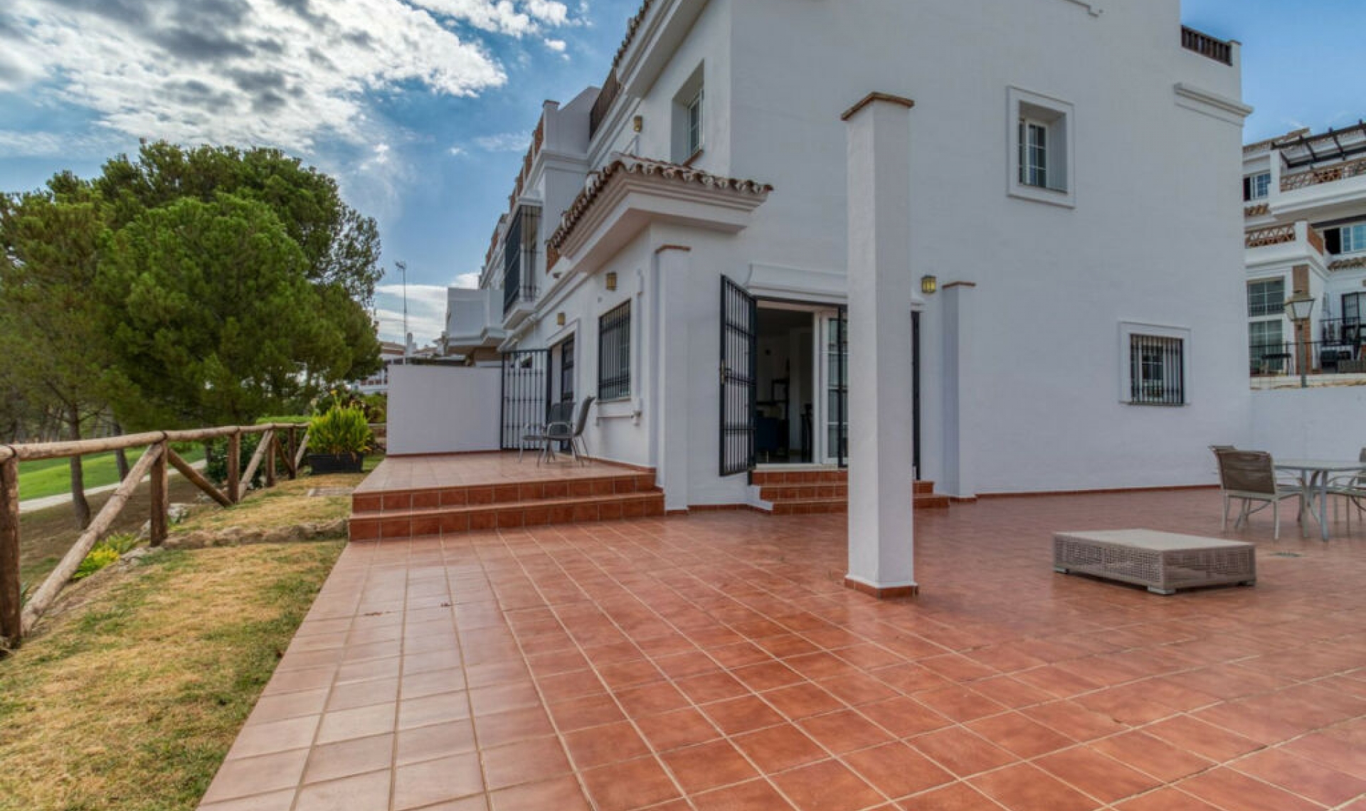 Resale - House -
Lauro Golf