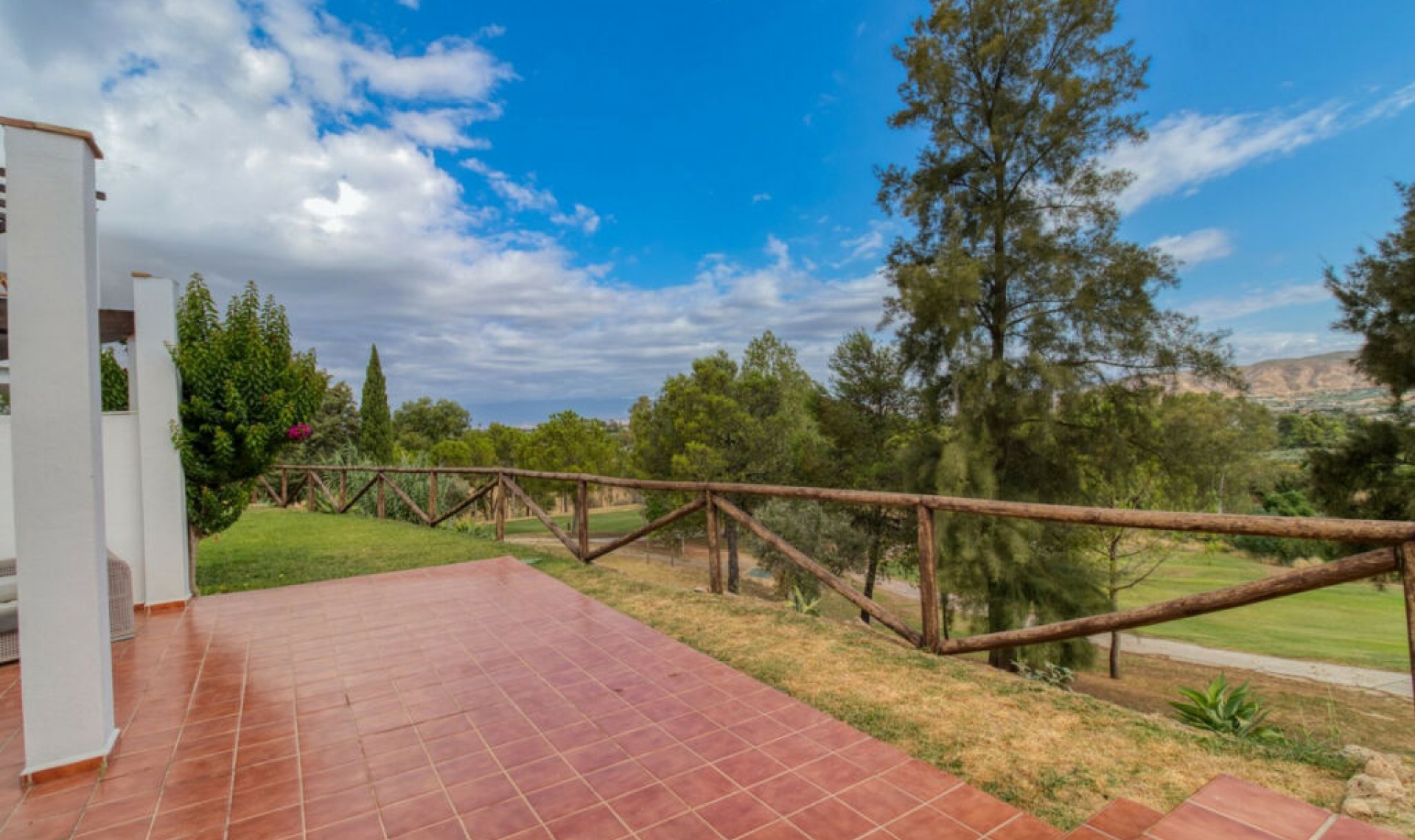 Resale - House -
Lauro Golf