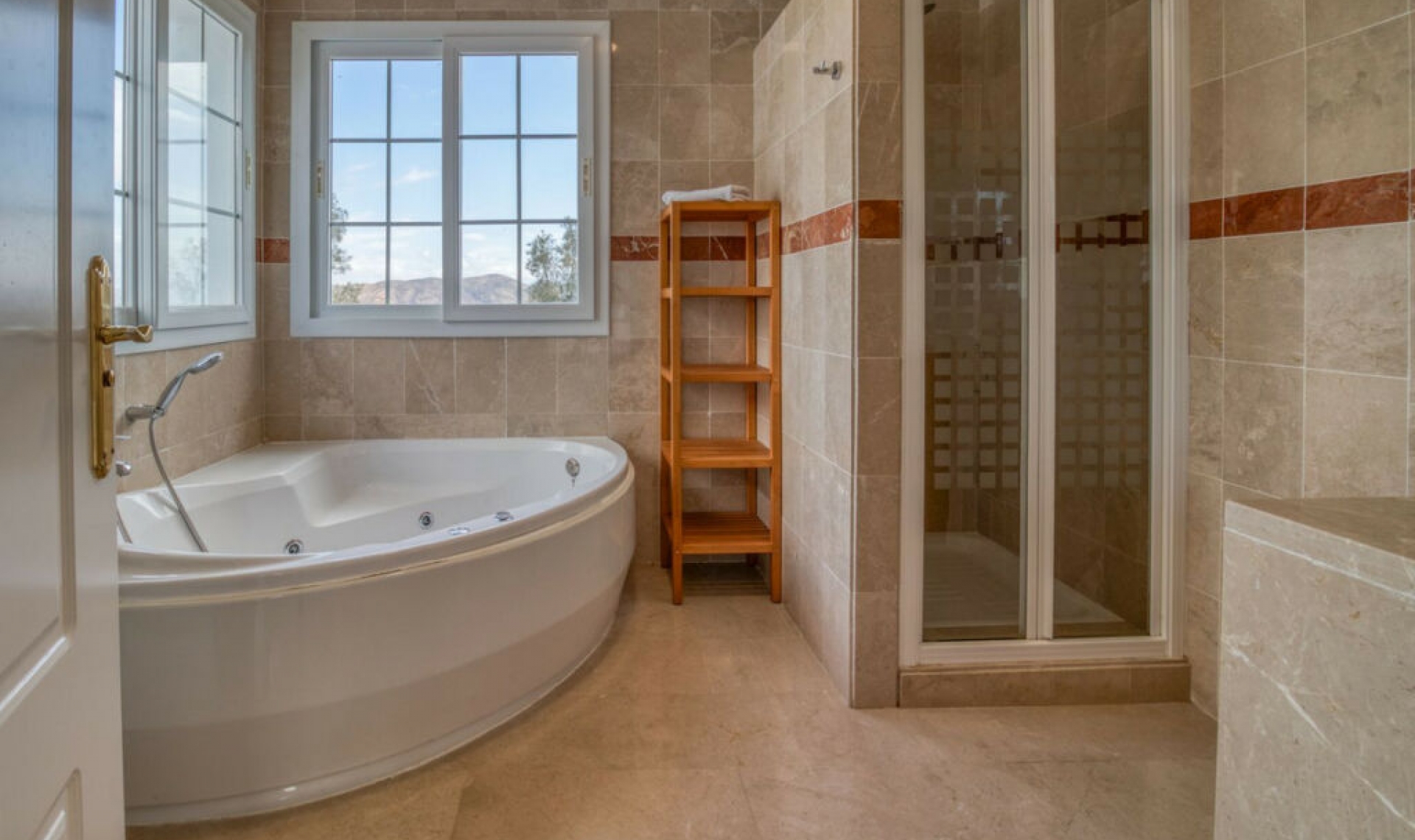 Resale - House -
Lauro Golf