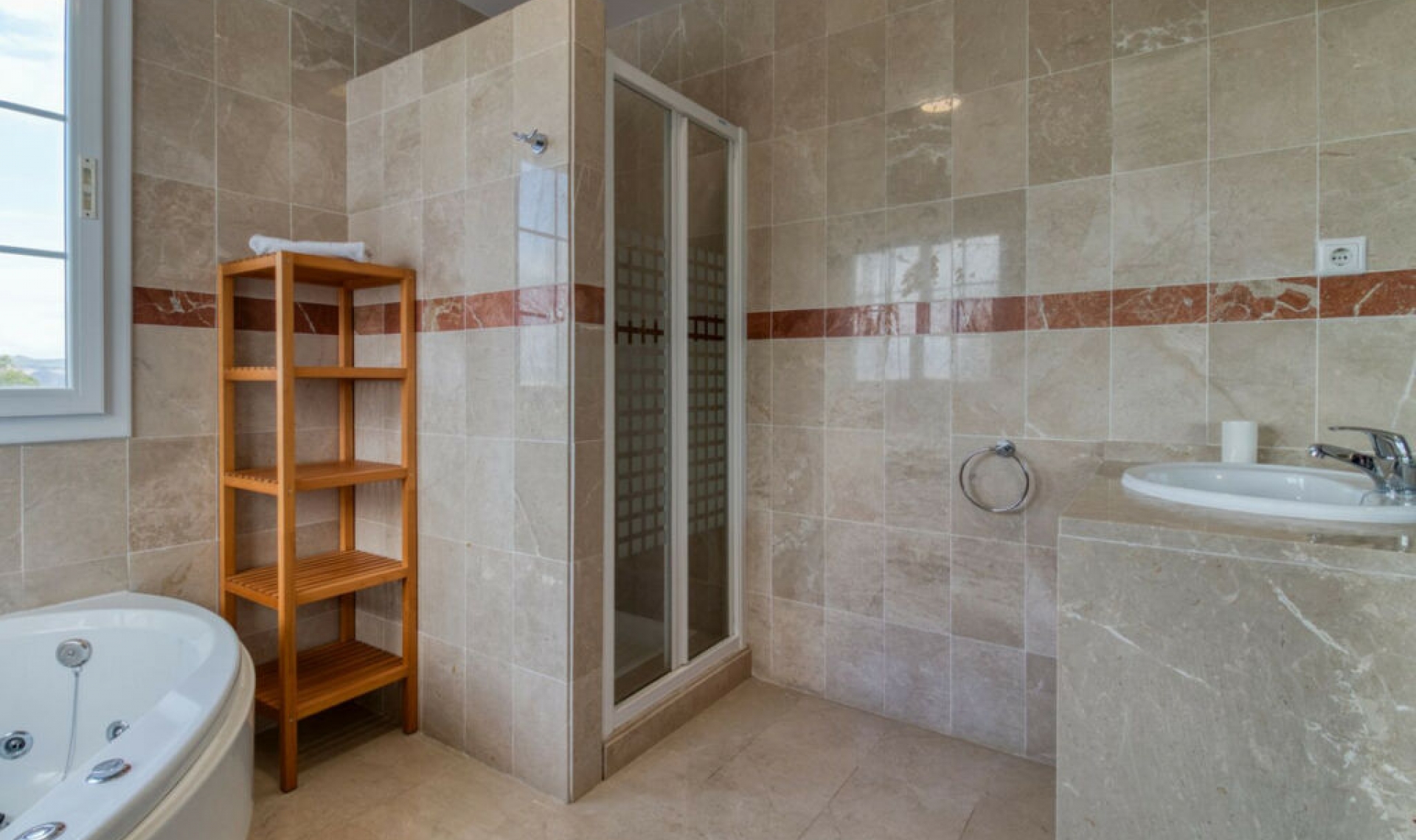 Resale - House -
Lauro Golf