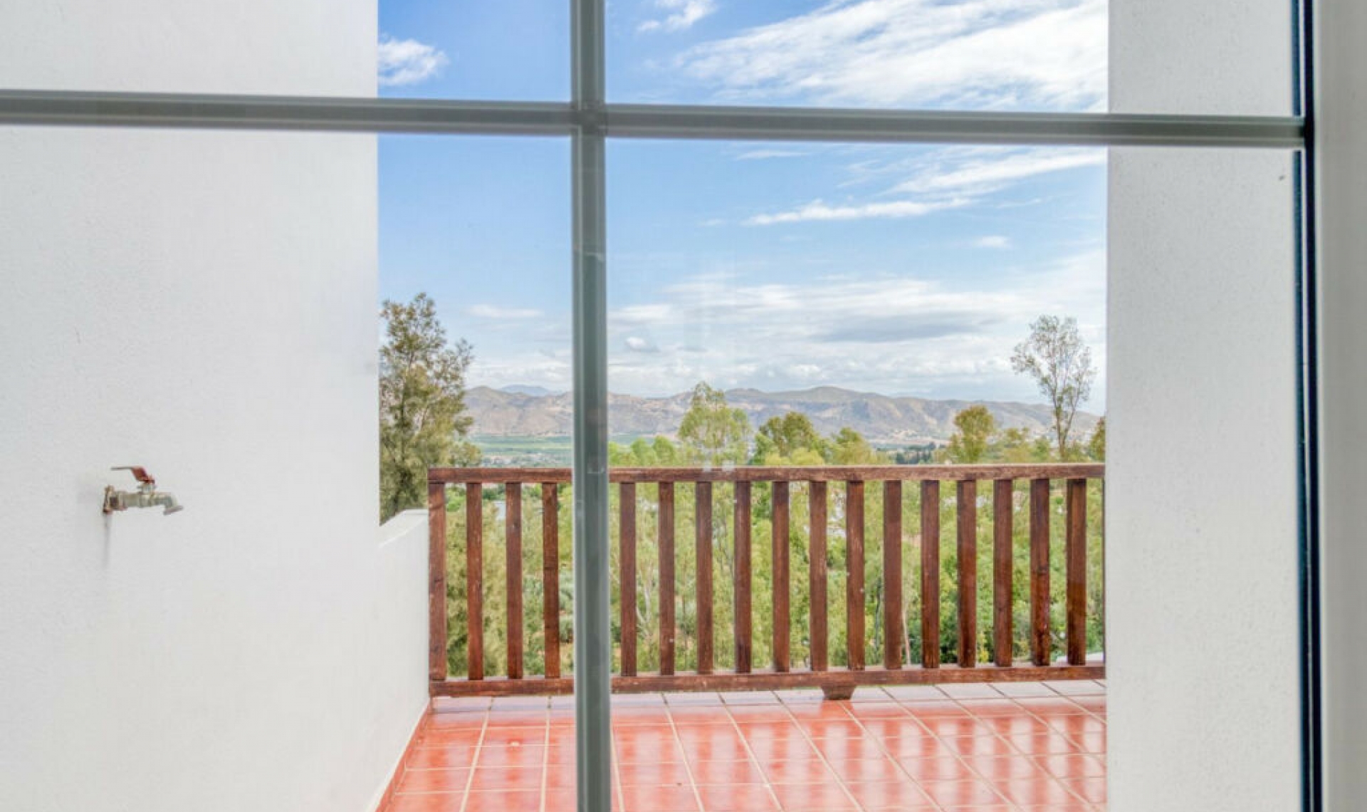 Resale - House -
Lauro Golf