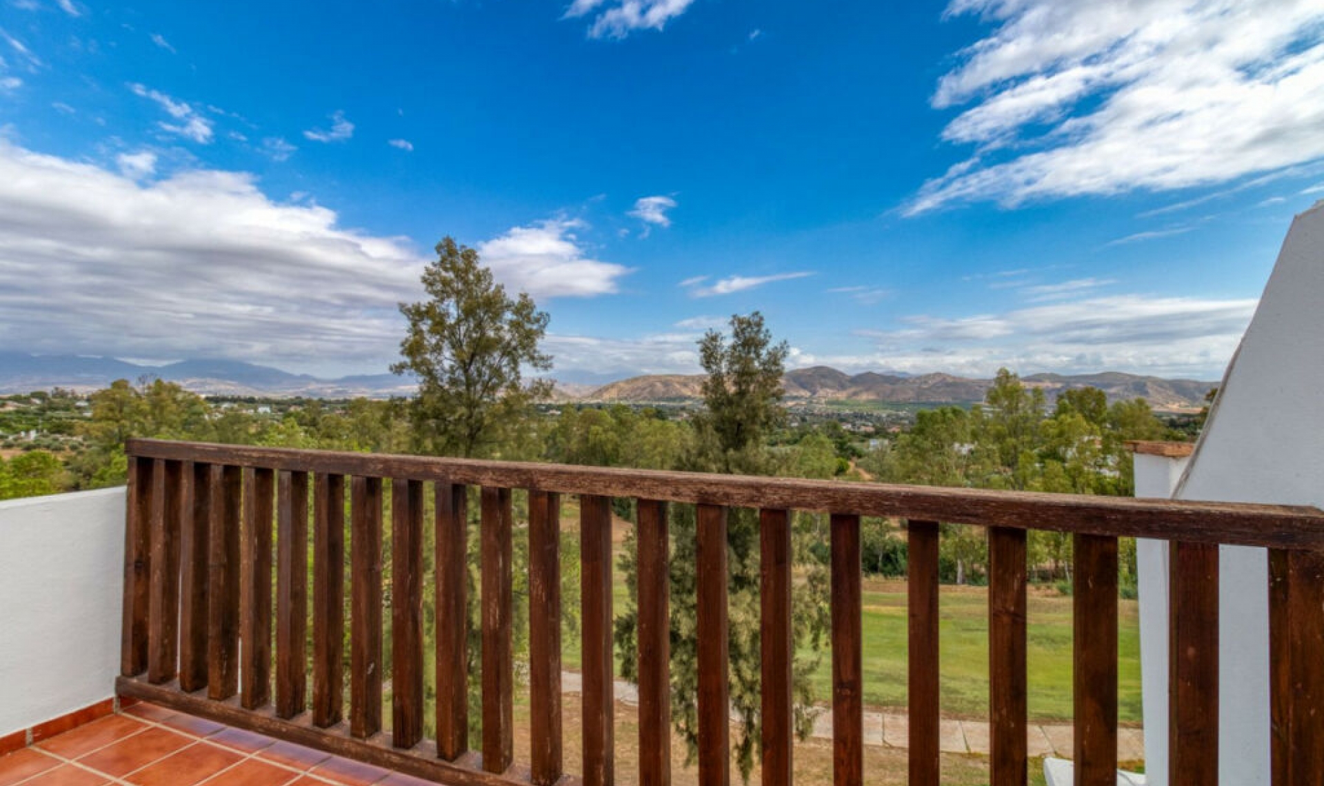 Resale - House -
Lauro Golf