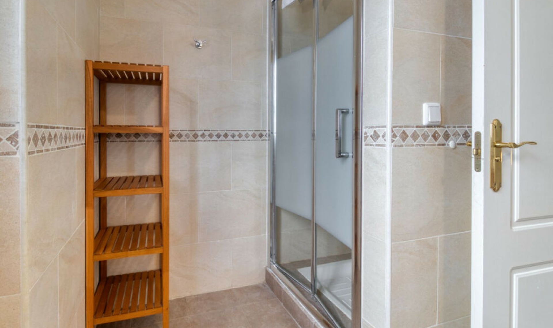 Resale - House -
Lauro Golf