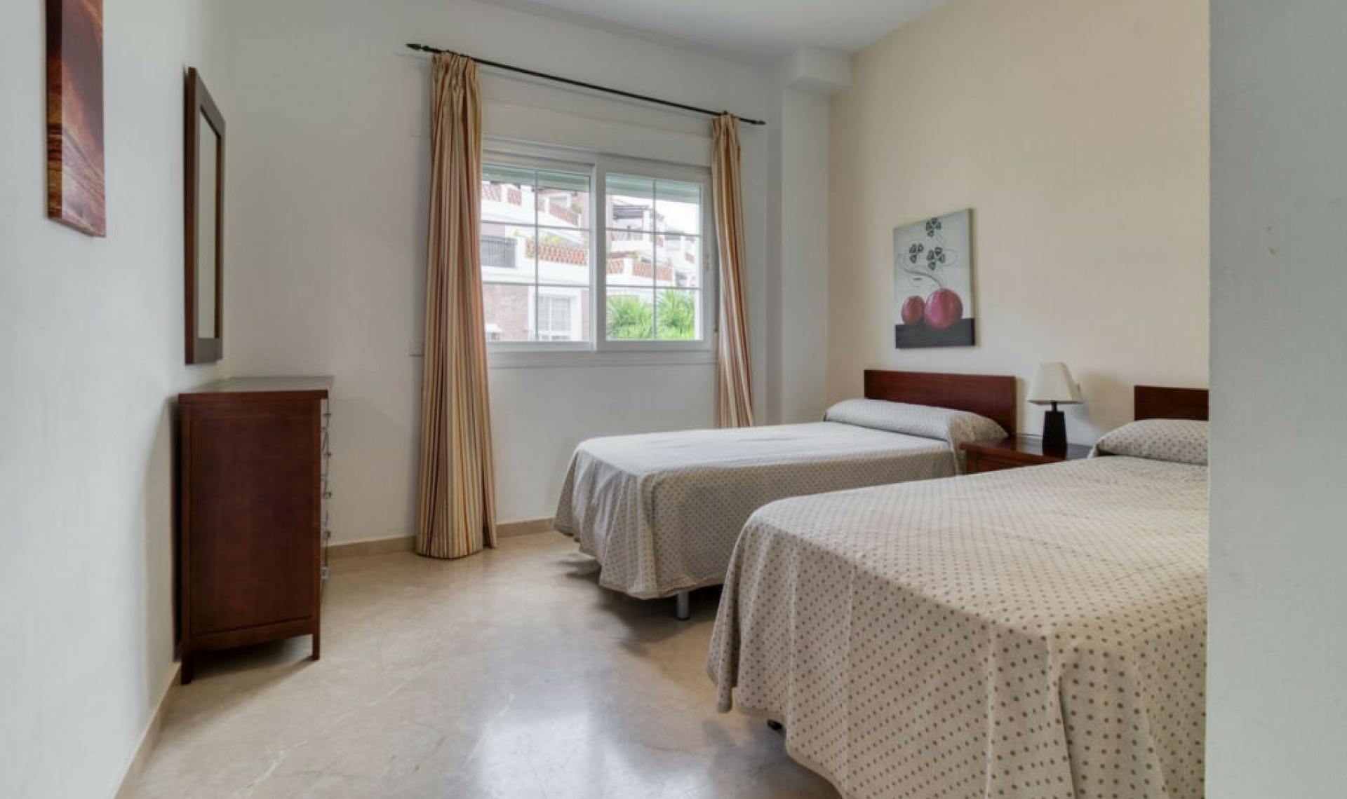 Resale - House -
Lauro Golf