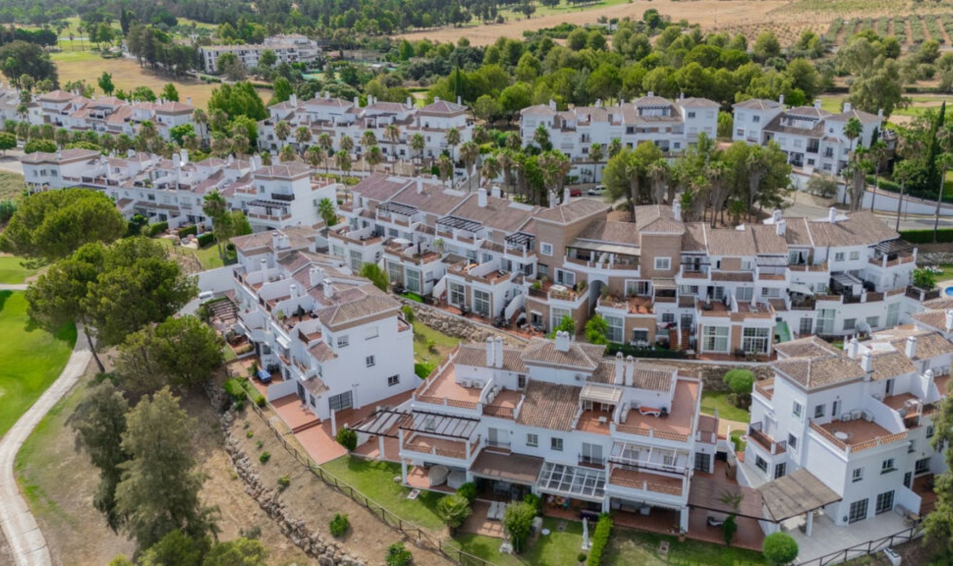 Resale - House -
Lauro Golf