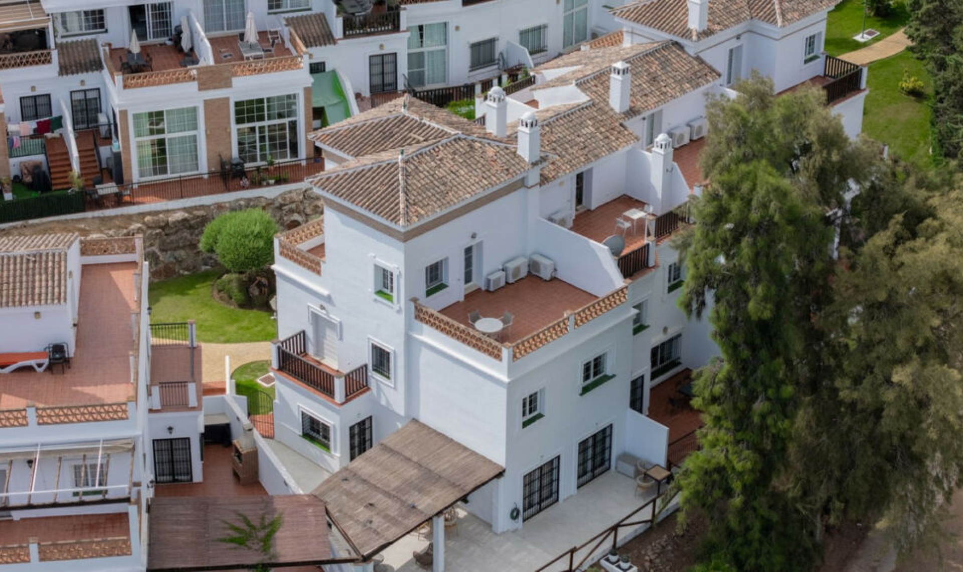 Resale - House -
Lauro Golf