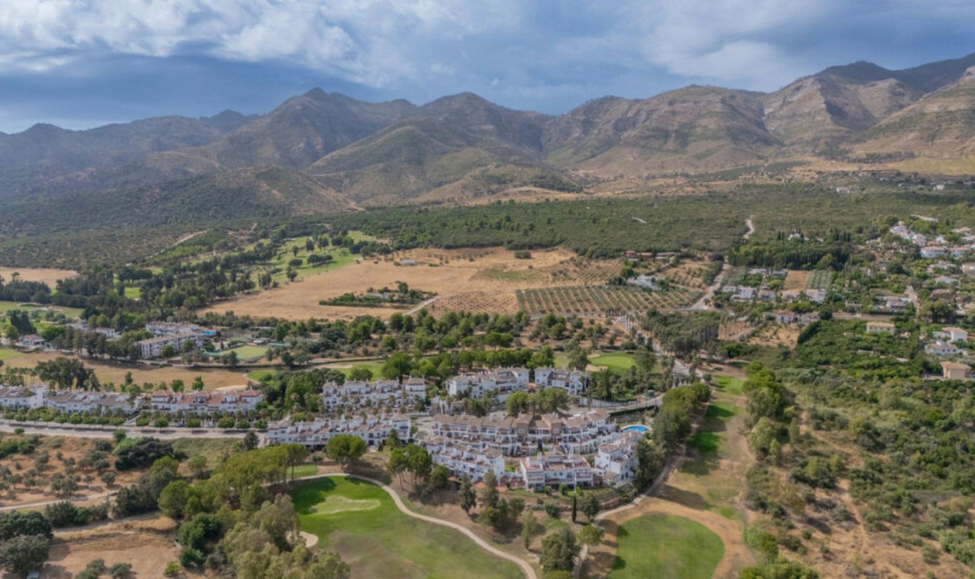 Resale - House -
Lauro Golf