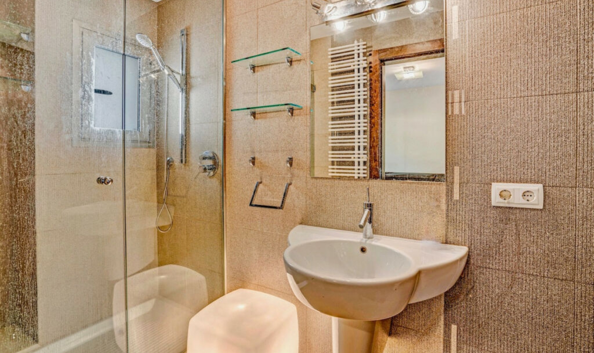 Resale - House -
Les Bassetes