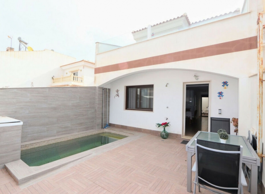 Resale - House -
Lo Pagan