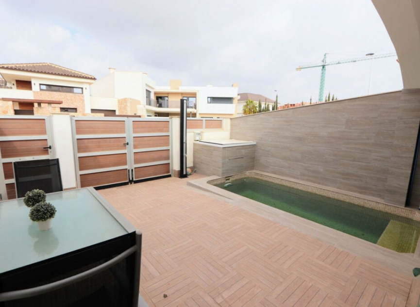 Resale - House -
Lo Pagan