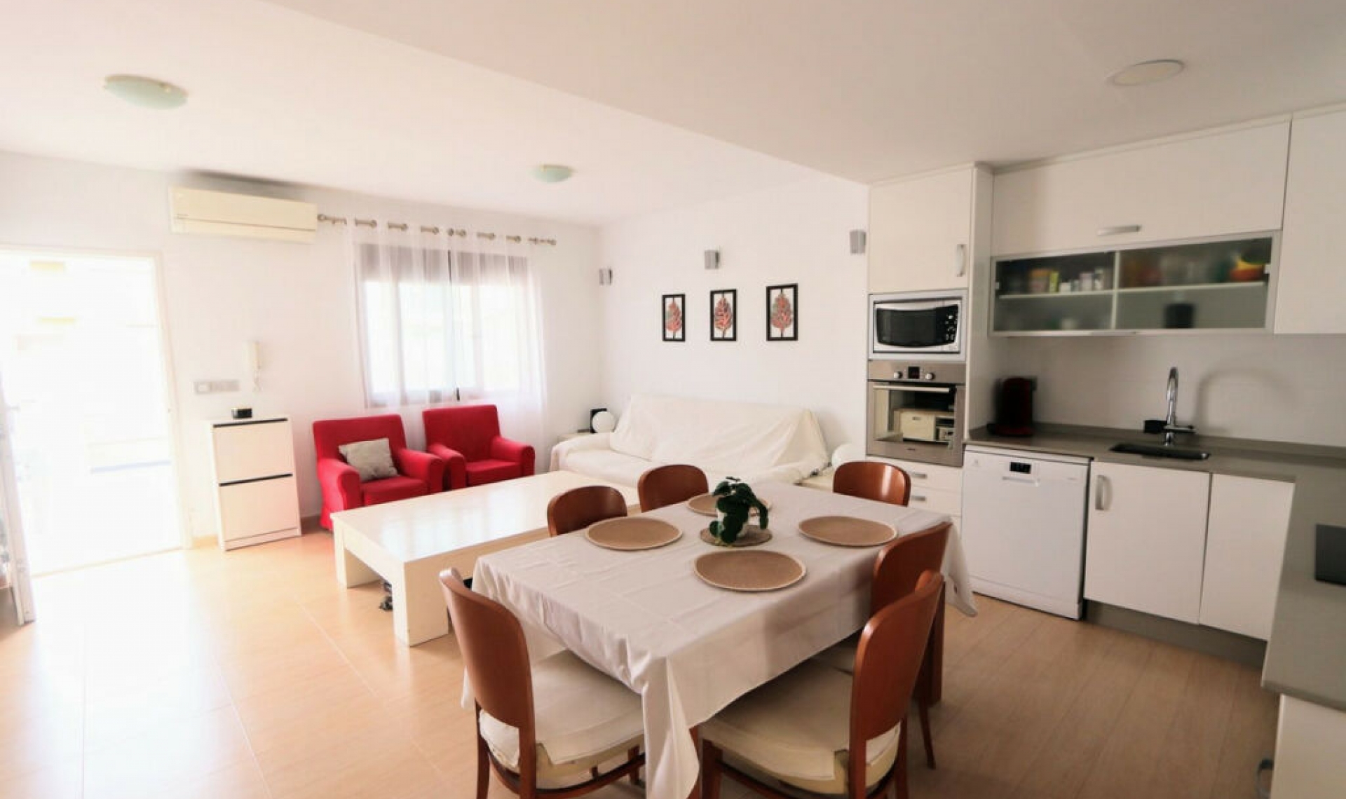 Resale - House -
Lo Pagan