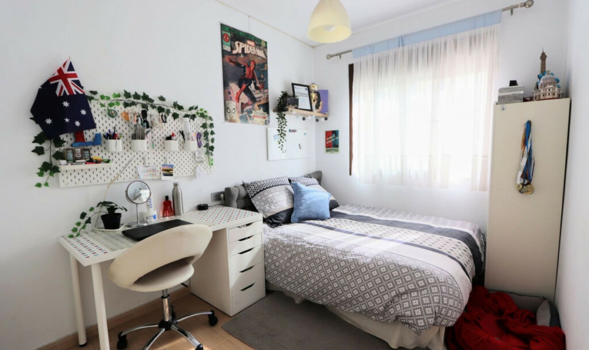 Resale - House -
Lo Pagan