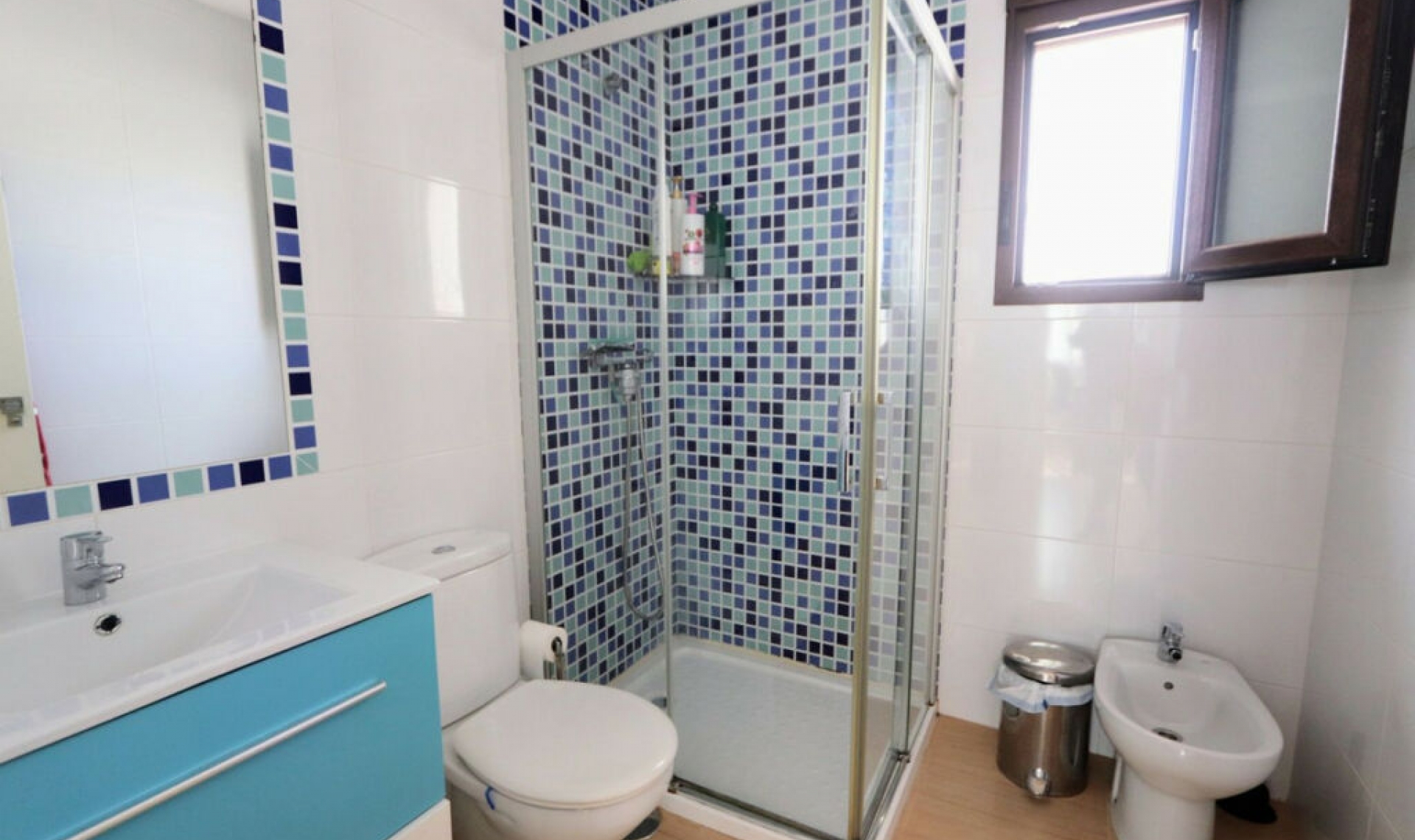 Resale - House -
Lo Pagan
