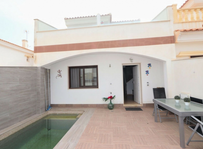 Resale - House -
Lo Pagan