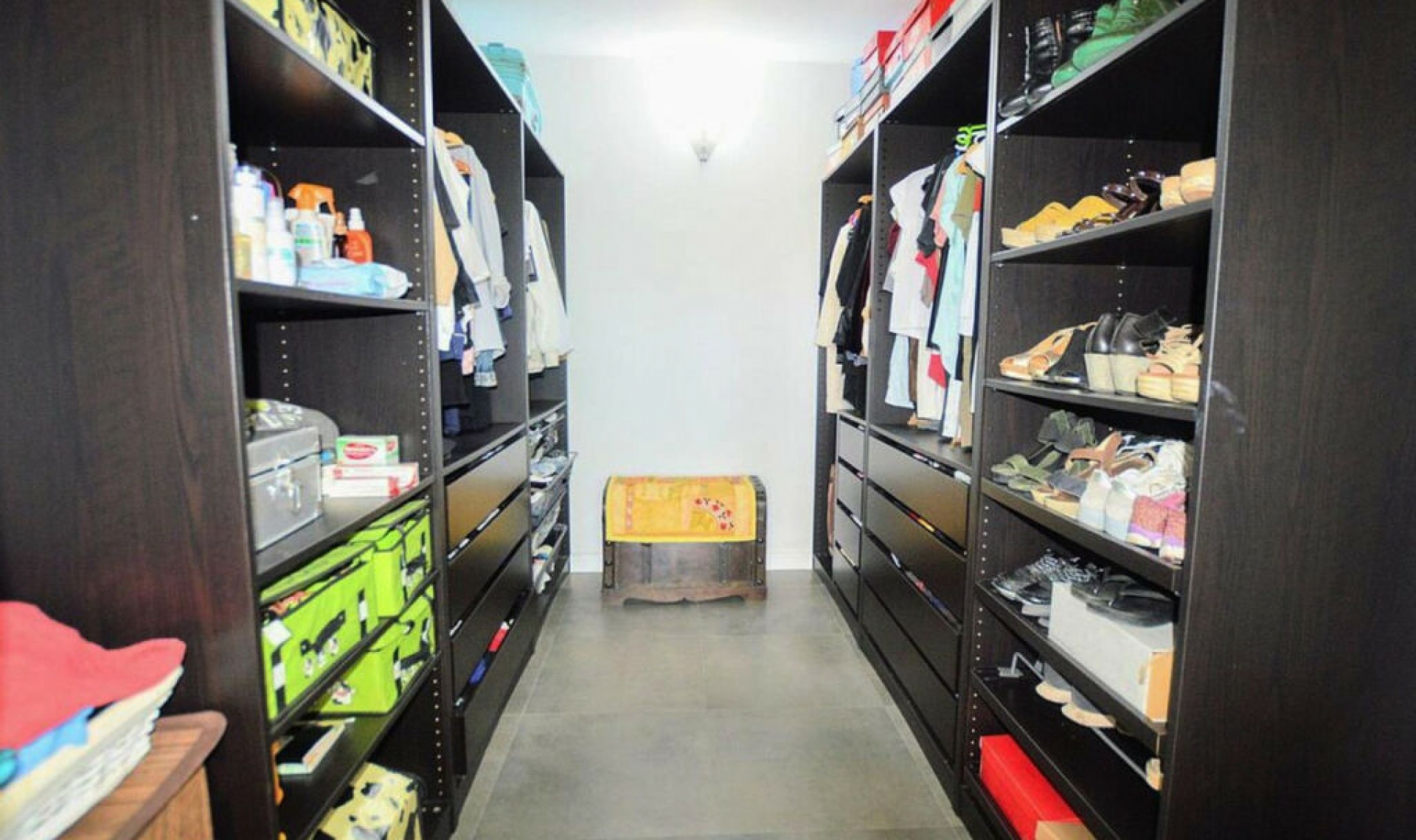 Resale - House -
Lo Pagan