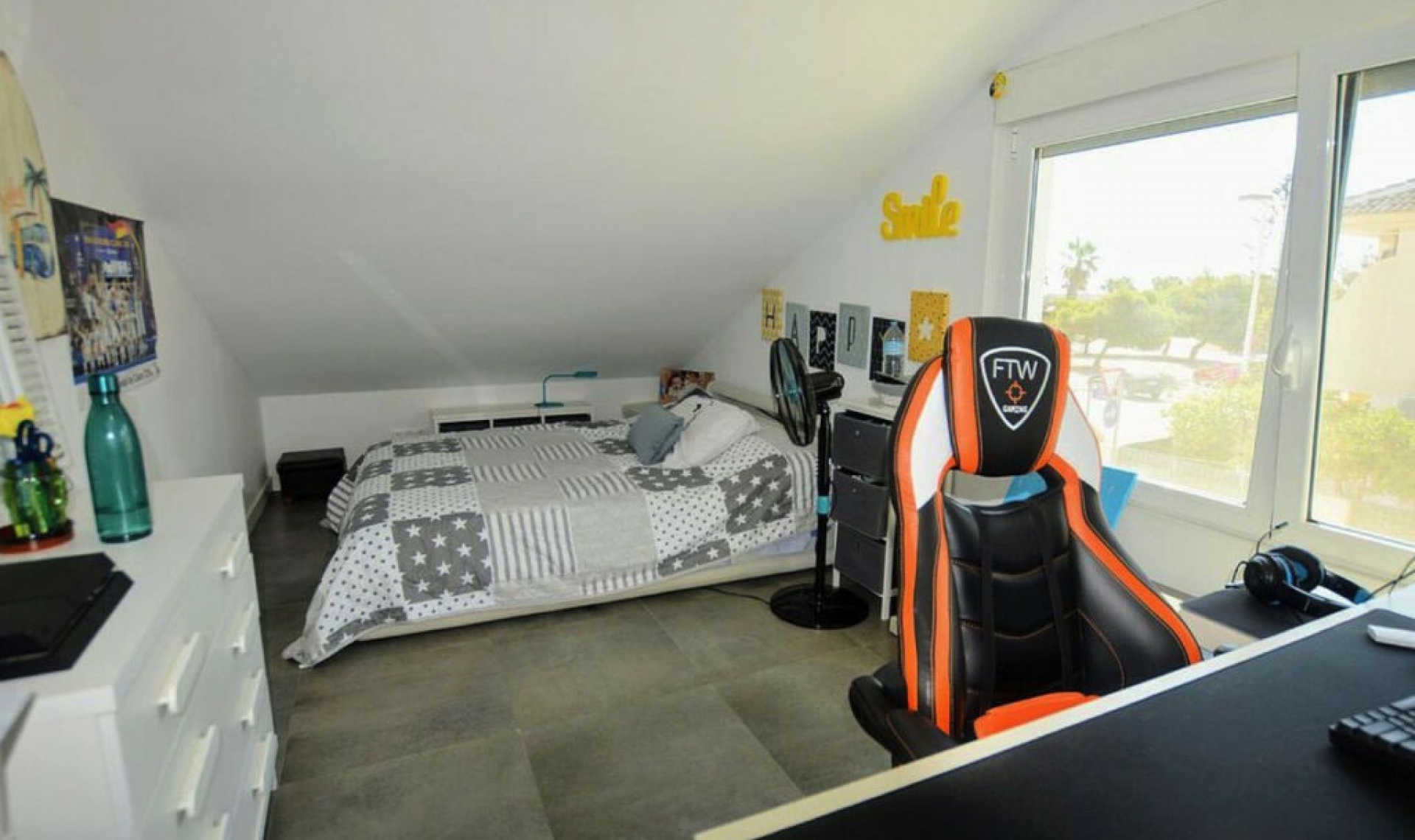 Resale - House -
Lo Pagan