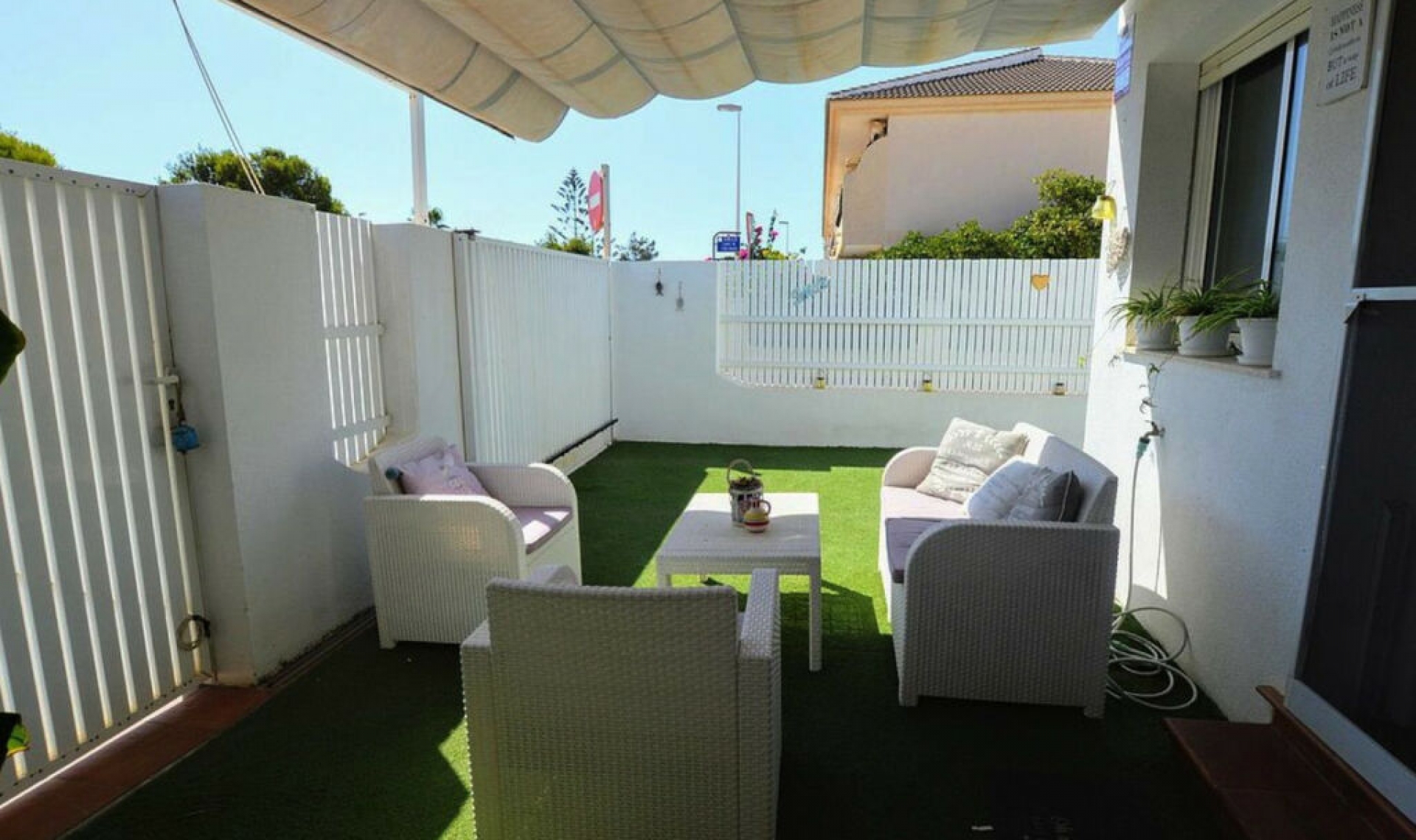 Resale - House -
Lo Pagan