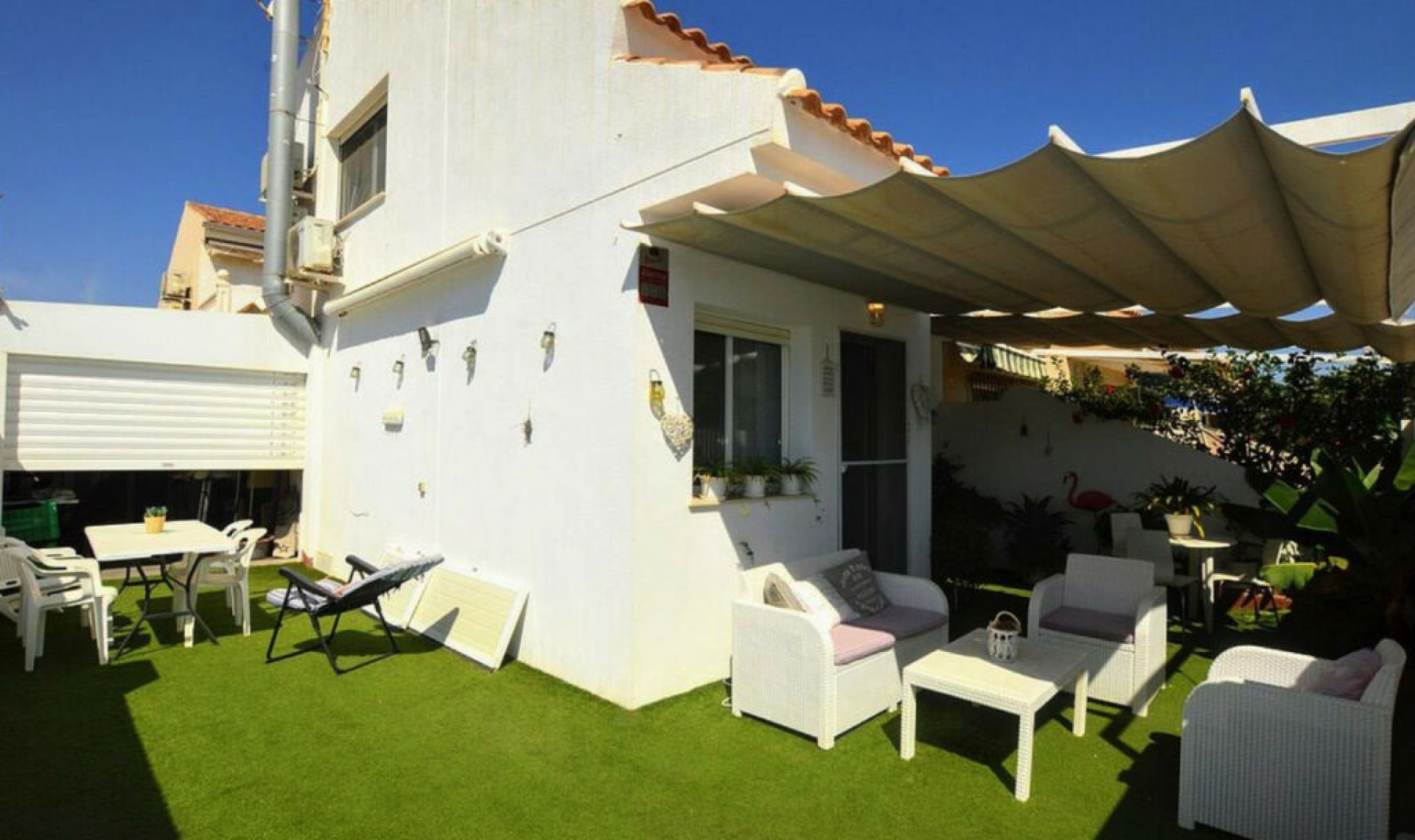 Resale - House -
Lo Pagan