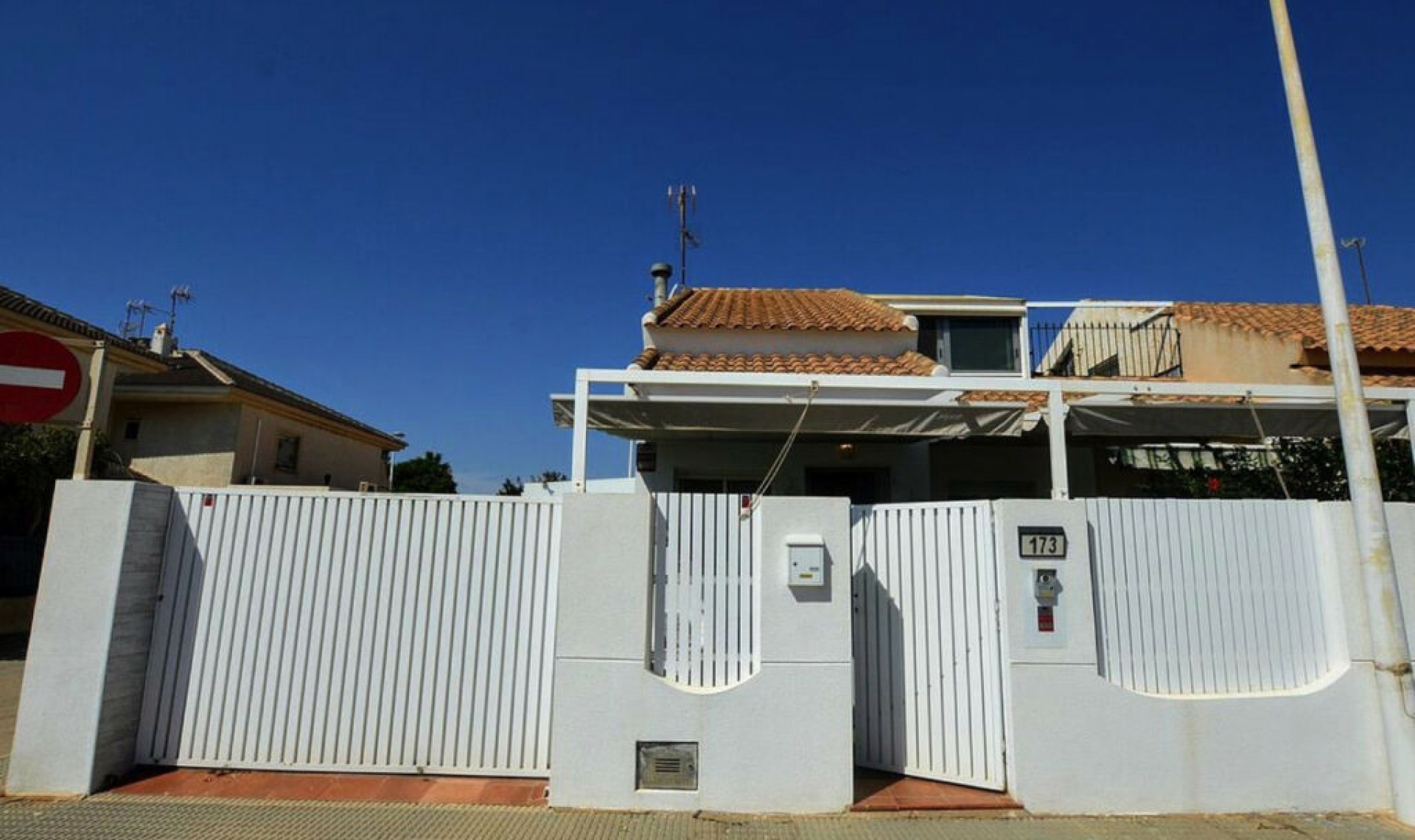 Resale - House -
Lo Pagan