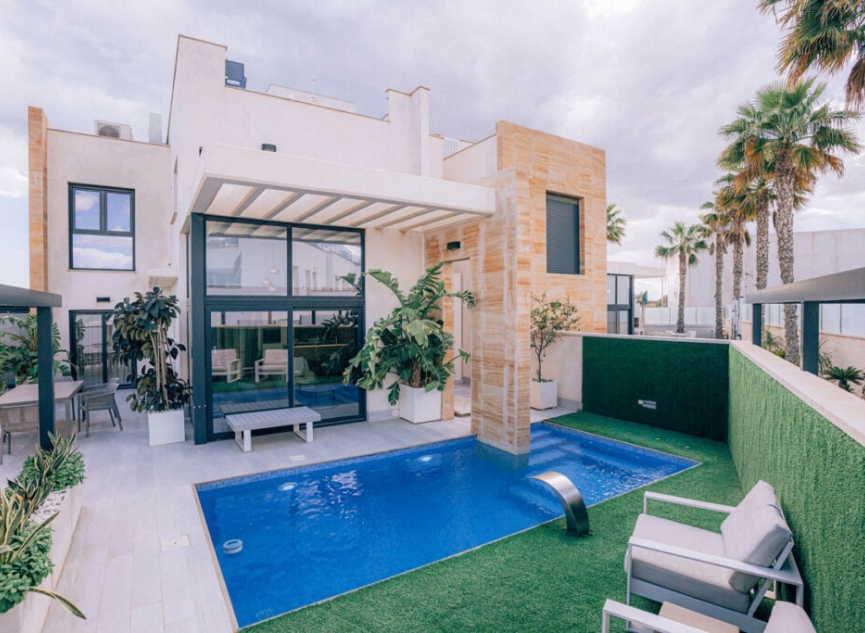 Resale - House -
Lomas de Cabo Roig