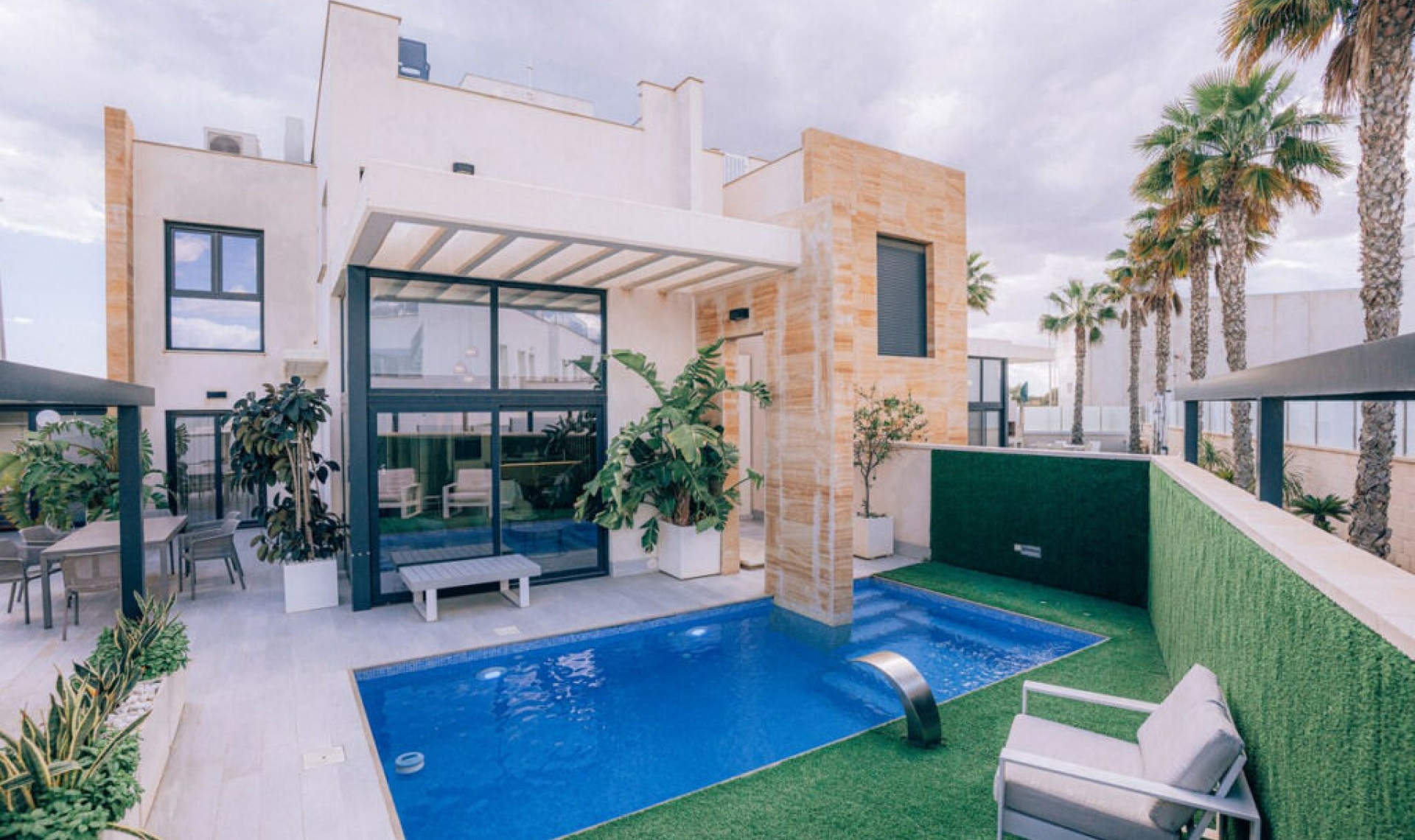 Resale - House -
Lomas de Cabo Roig