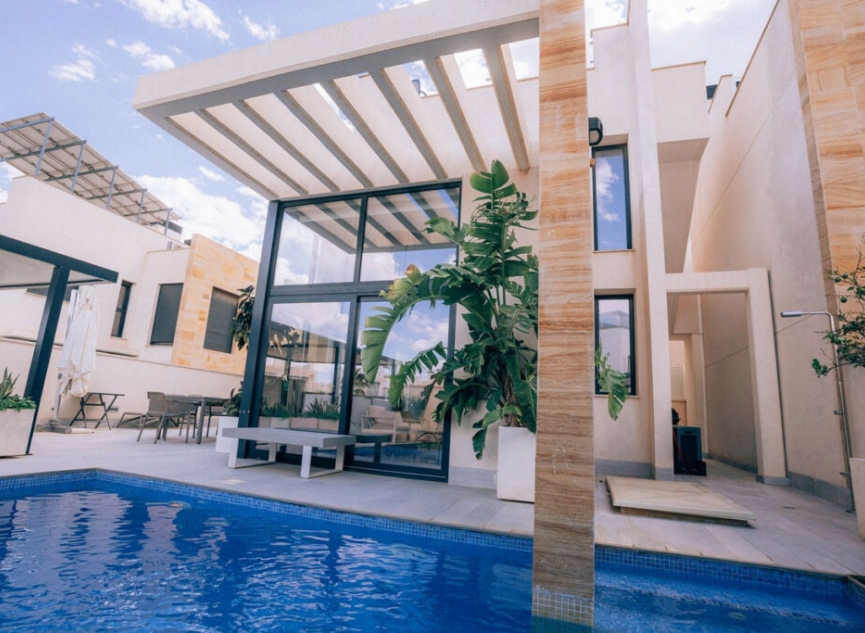 Resale - House -
Lomas de Cabo Roig