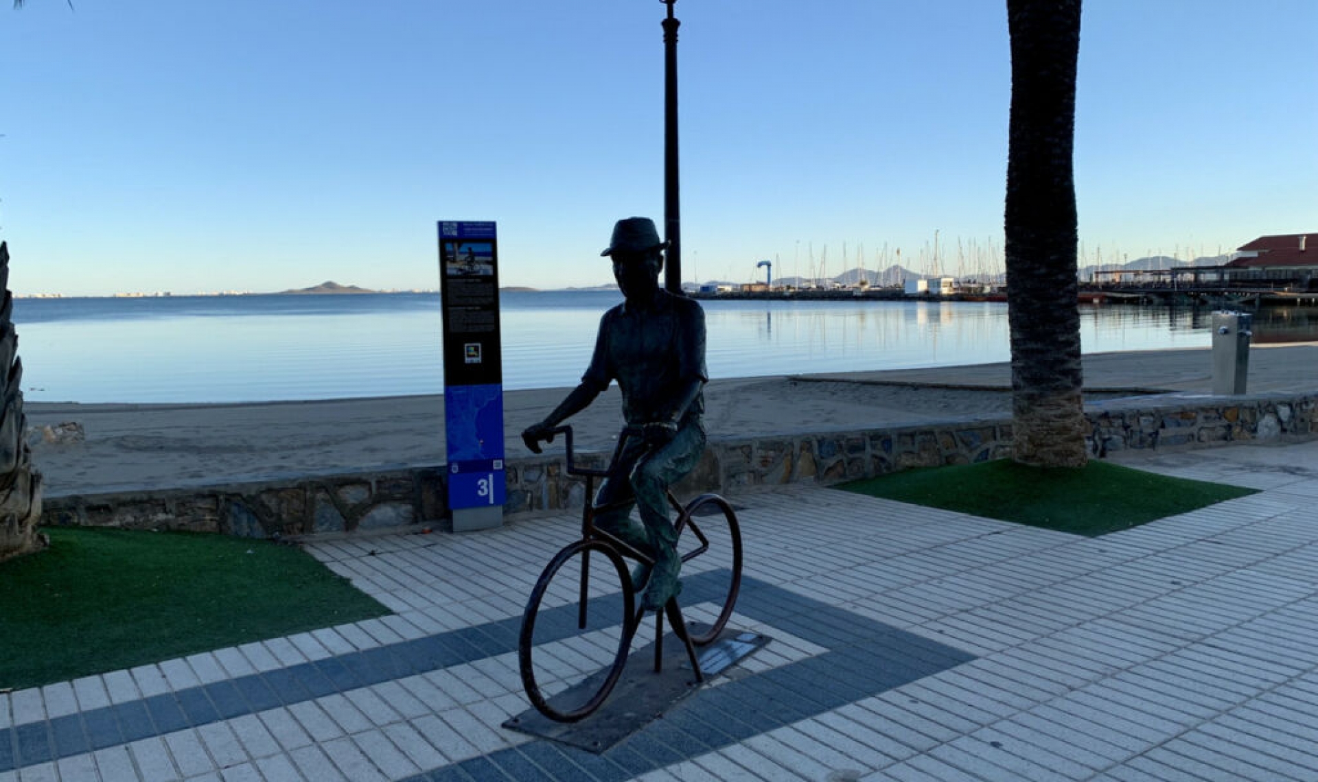 Resale - House -
Los Alcázares