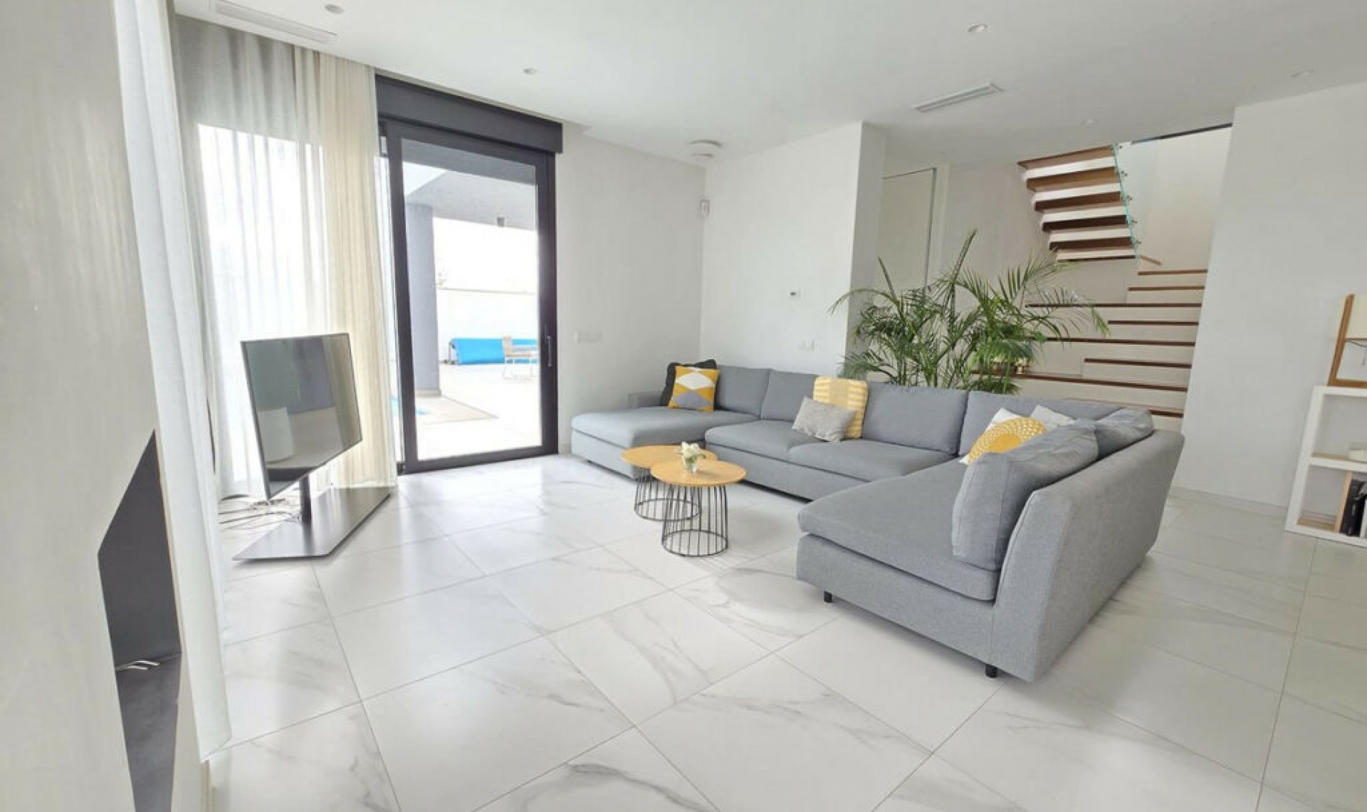 Resale - House -
Los Alcázares