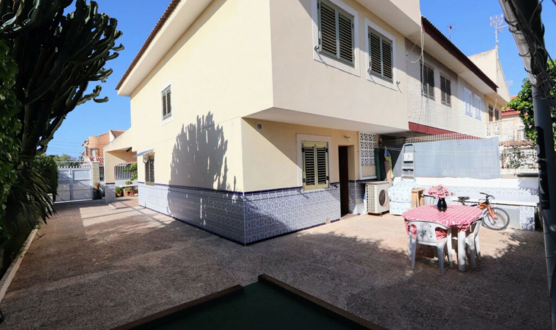 Resale - House -
Los Alcázares