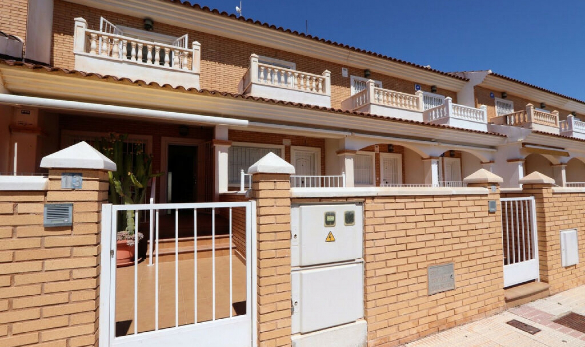Resale - House -
Los Alcázares