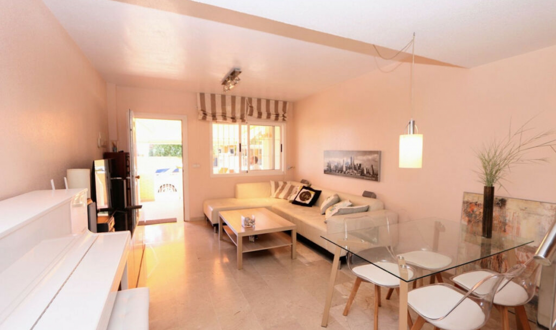 Resale - House -
Los Alcázares