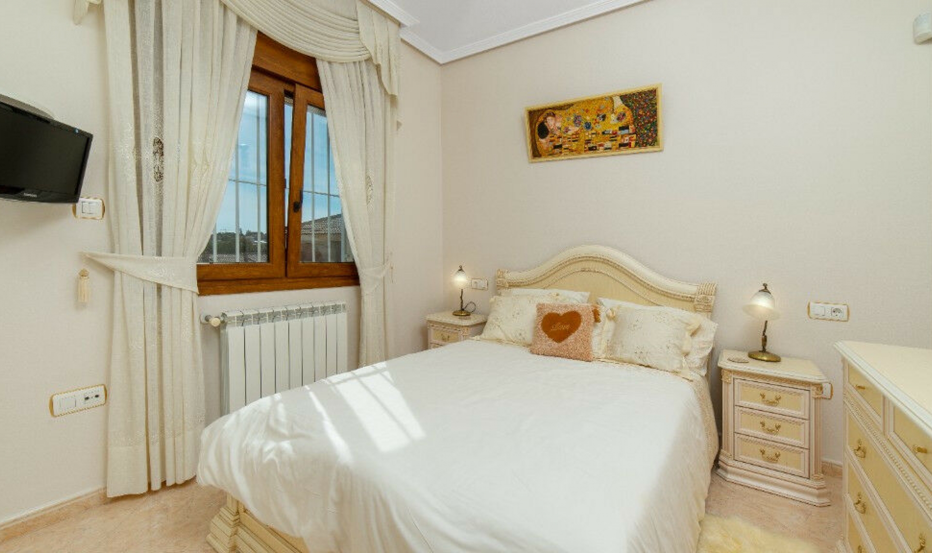 Resale - House -
Los Altos