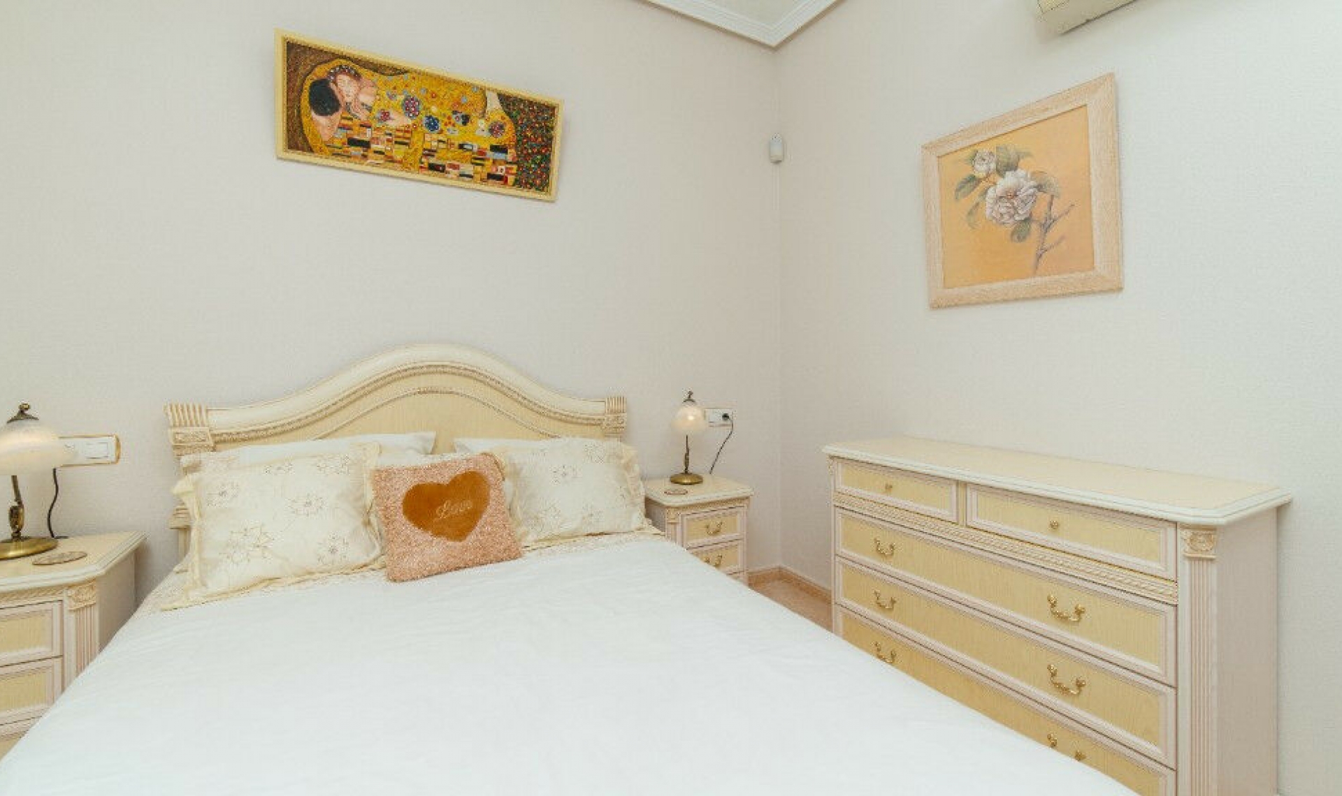 Resale - House -
Los Altos