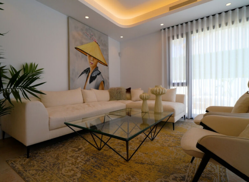 Resale - House -
Los Altos