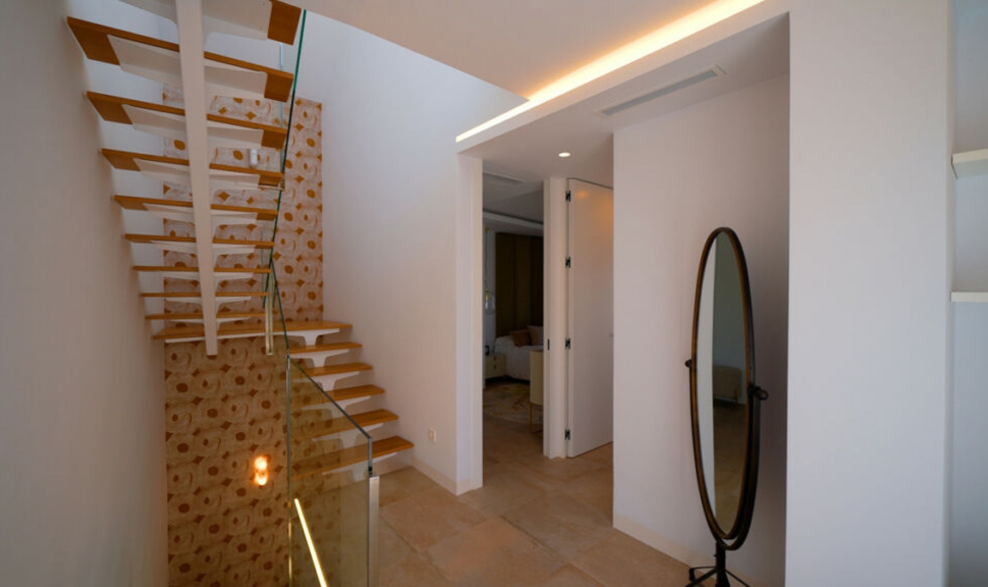 Resale - House -
Los Altos