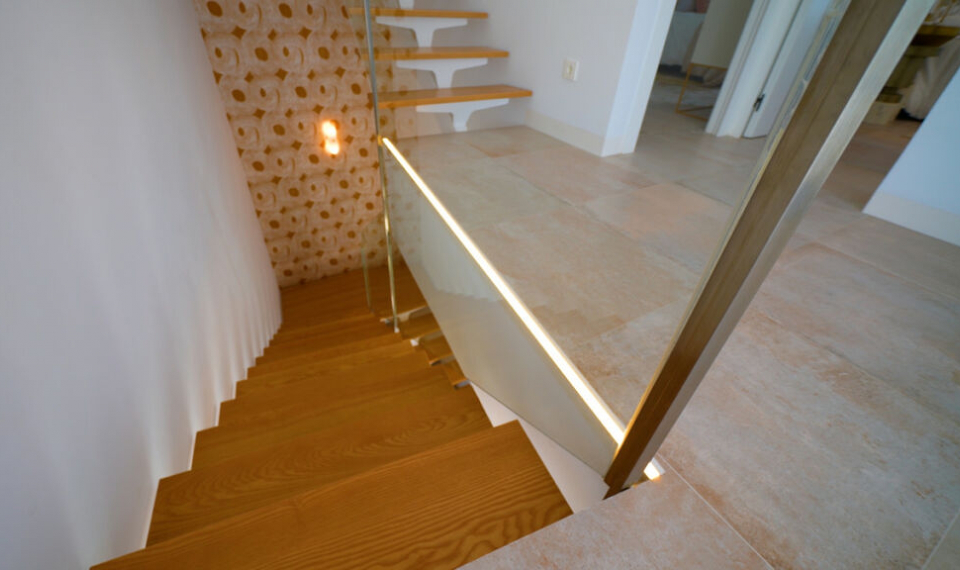 Resale - House -
Los Altos