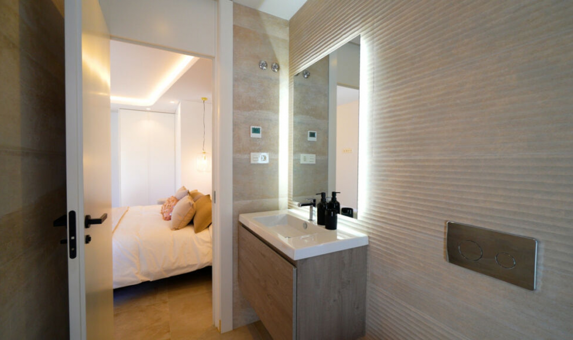 Resale - House -
Los Altos